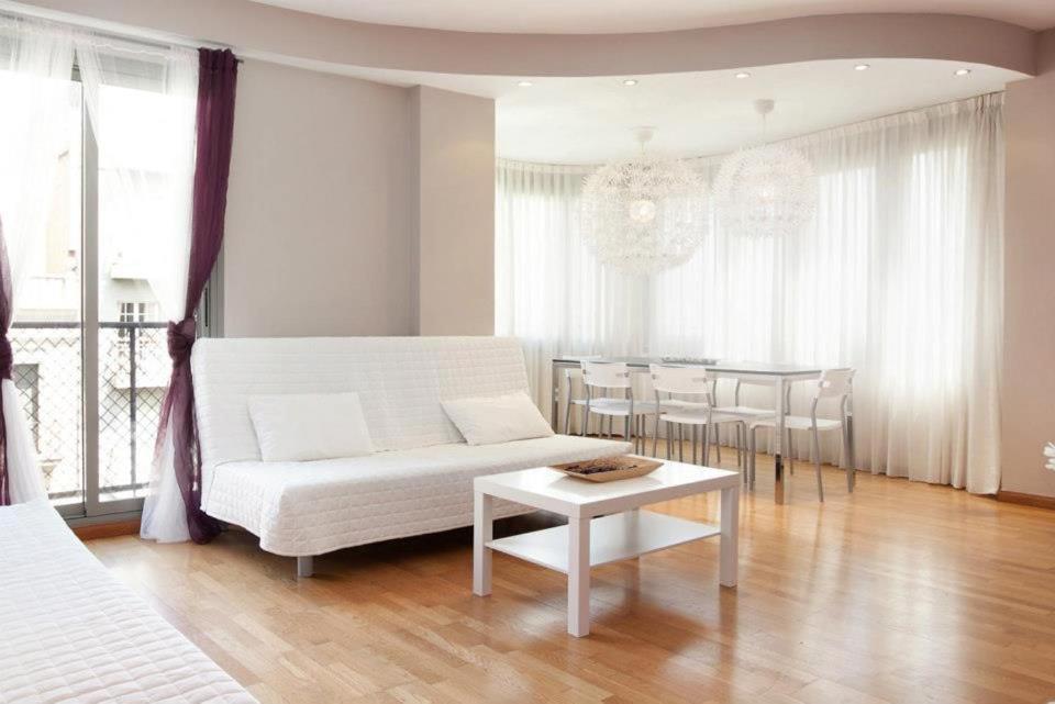 Sagrada Familia Apartment 265