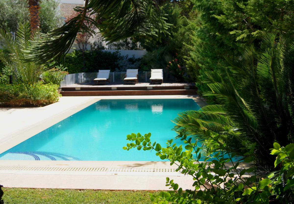 Villa Saronida