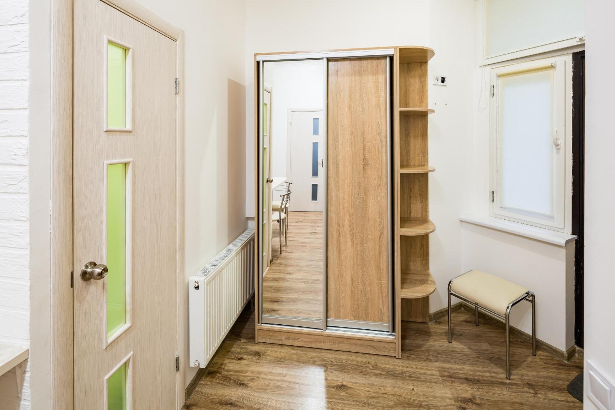 Apartment on Sholom Aleykhema 8 view 2