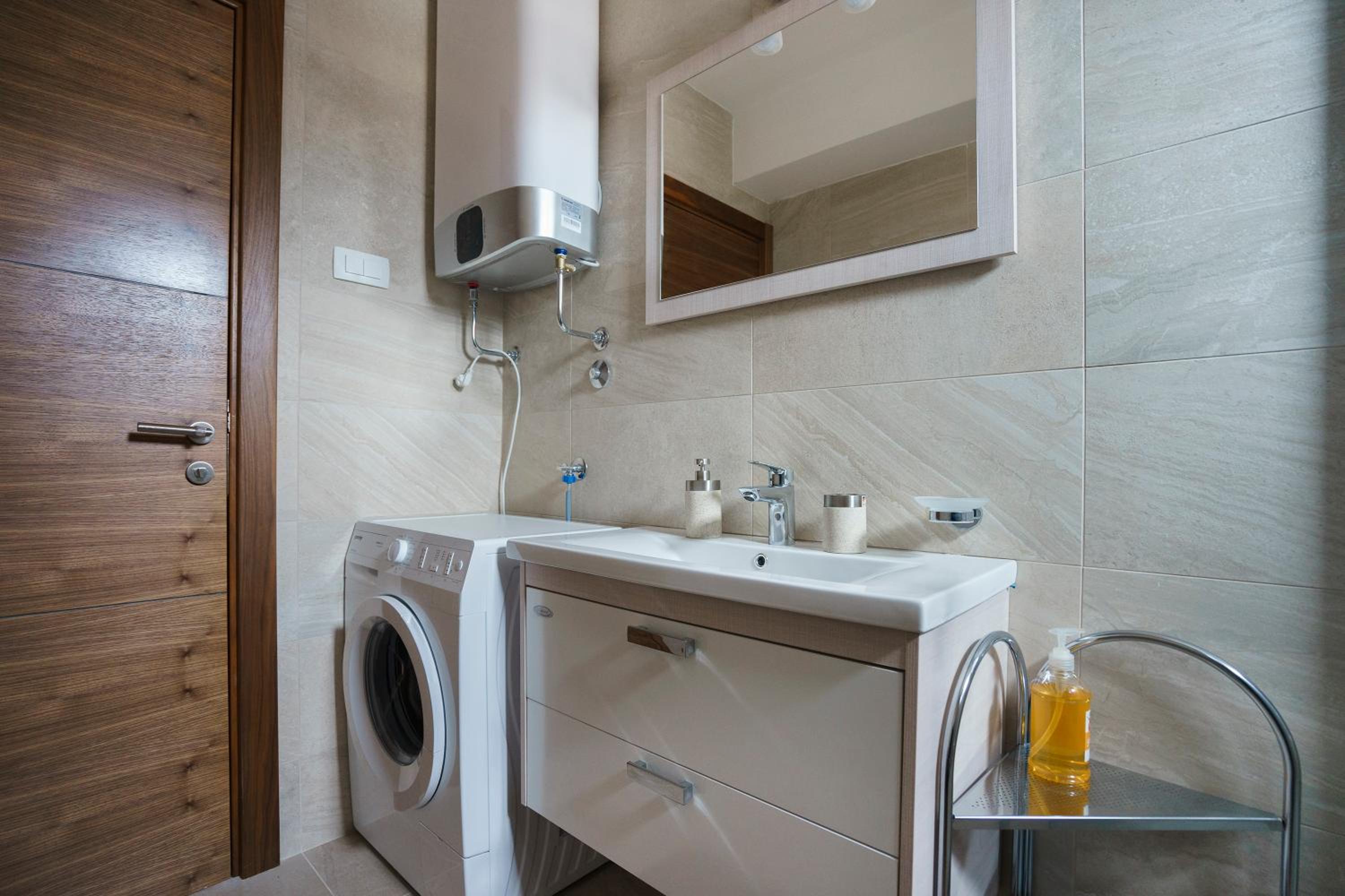Apartments LORA Jadranskij put view 4