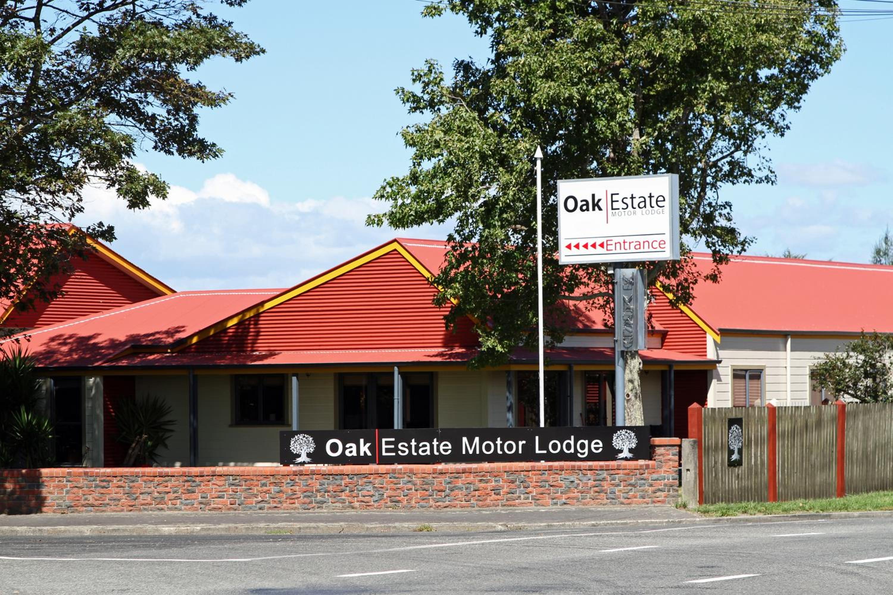 ASURE Oak Estate Motor Lodge