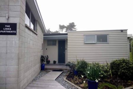 The Links Carters Beach Apartments view 3