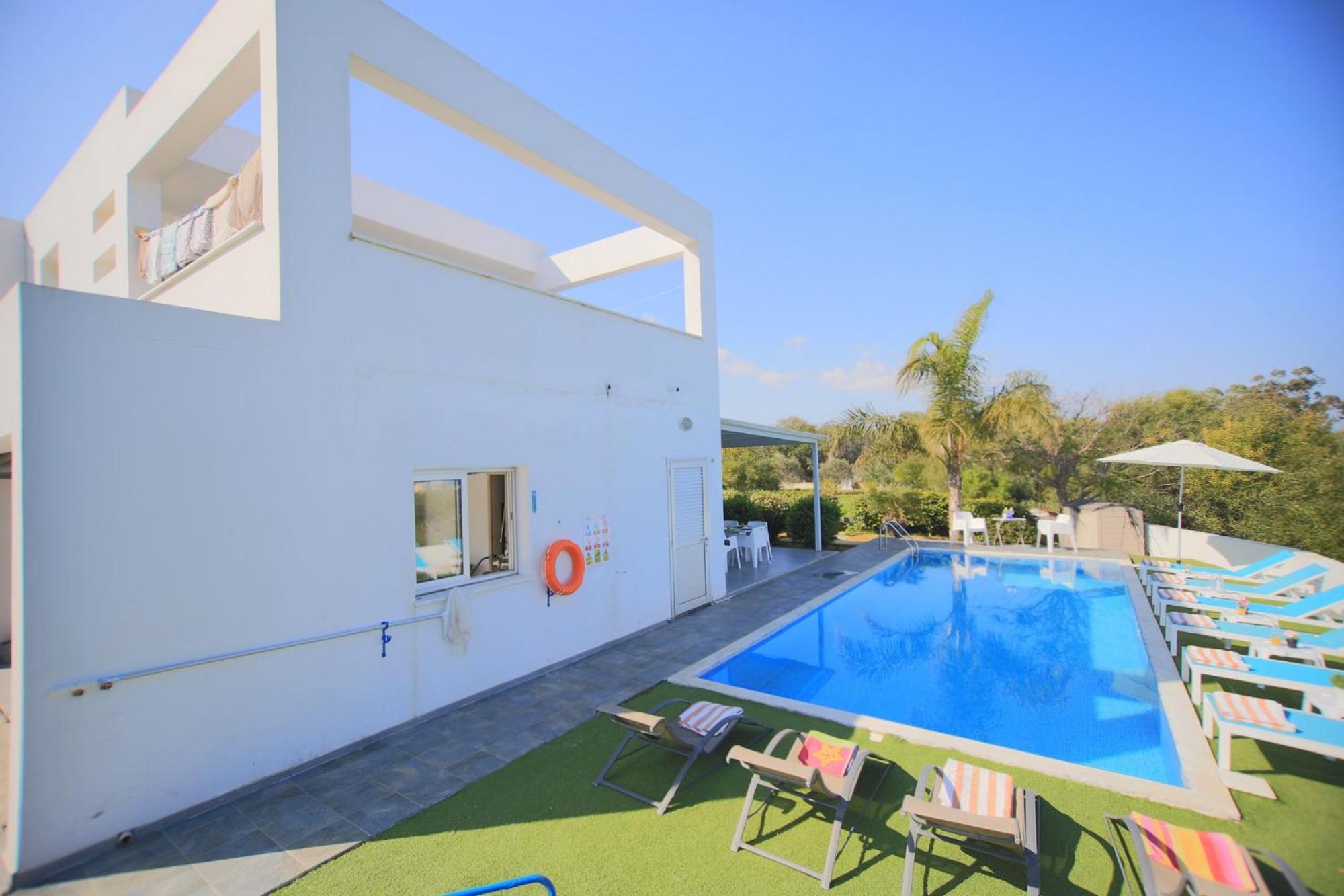Akefalou Bay Villa