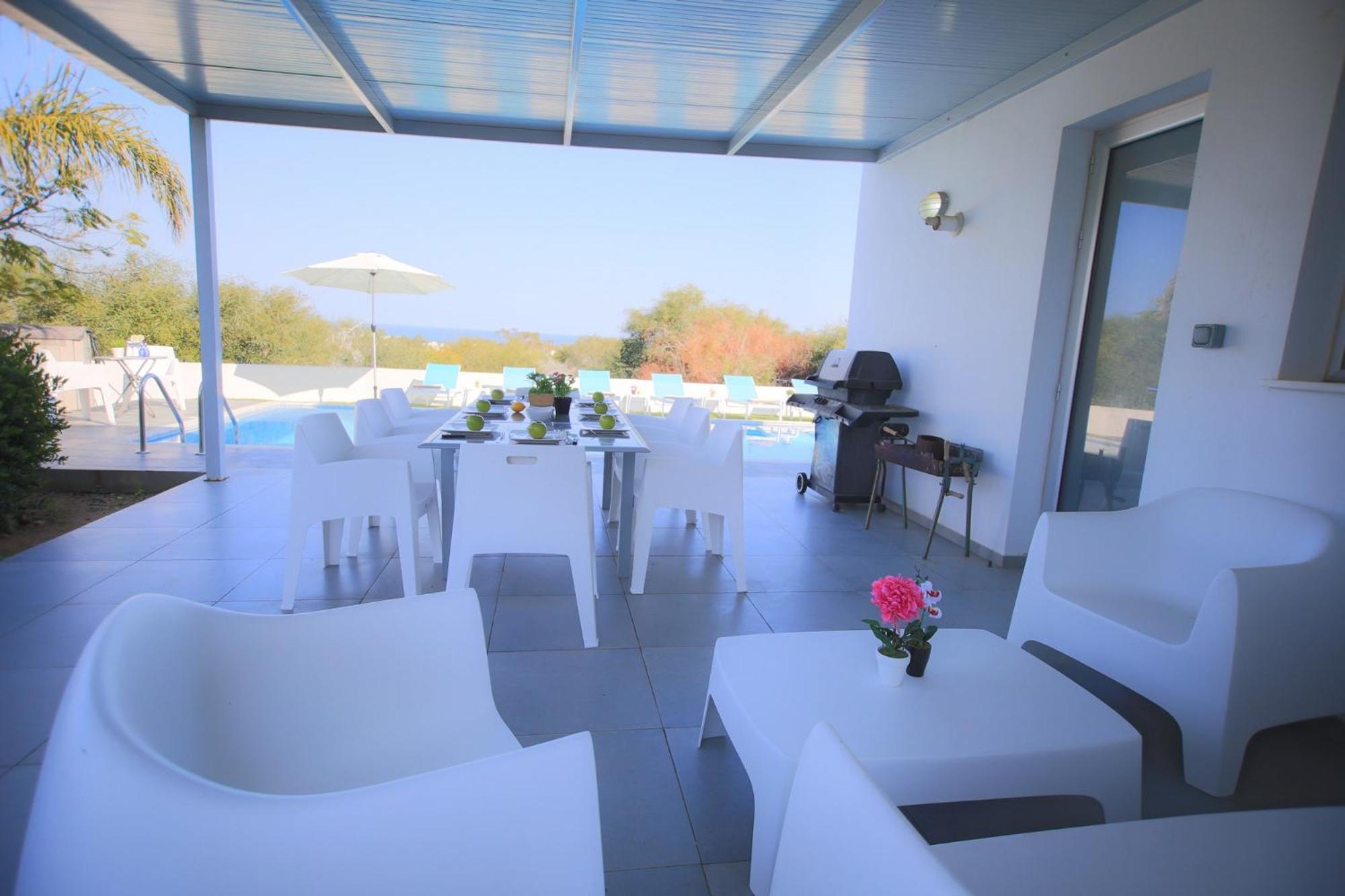 Akefalou Bay Villa