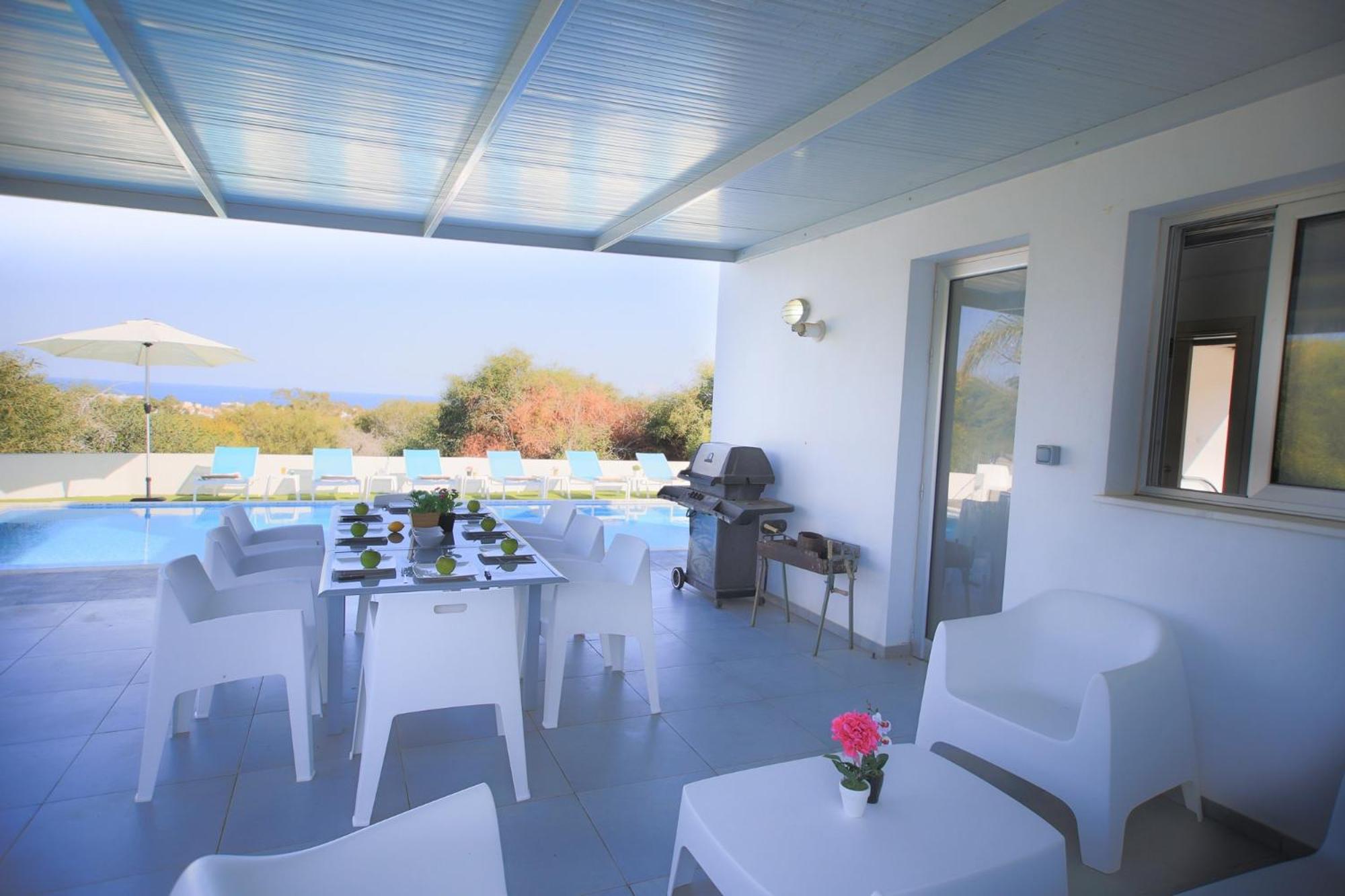 Akefalou Bay Villa