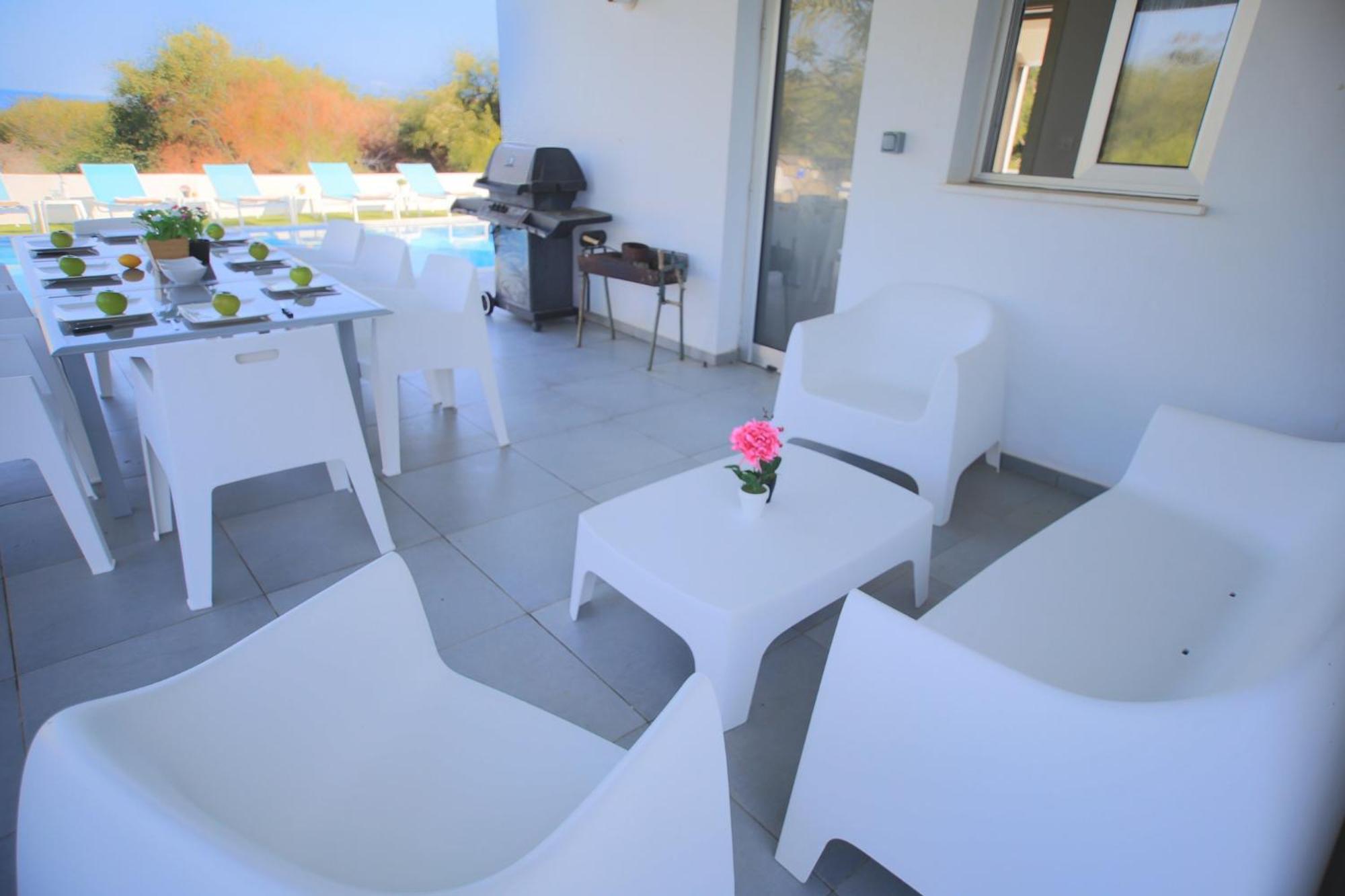 Akefalou Bay Villa