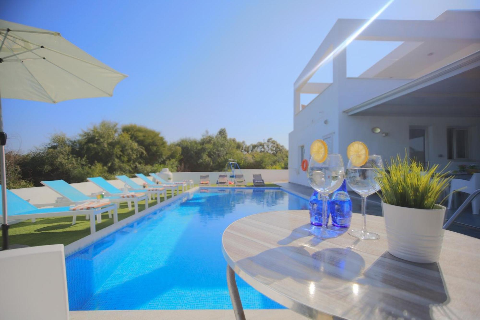 Akefalou Bay Villa