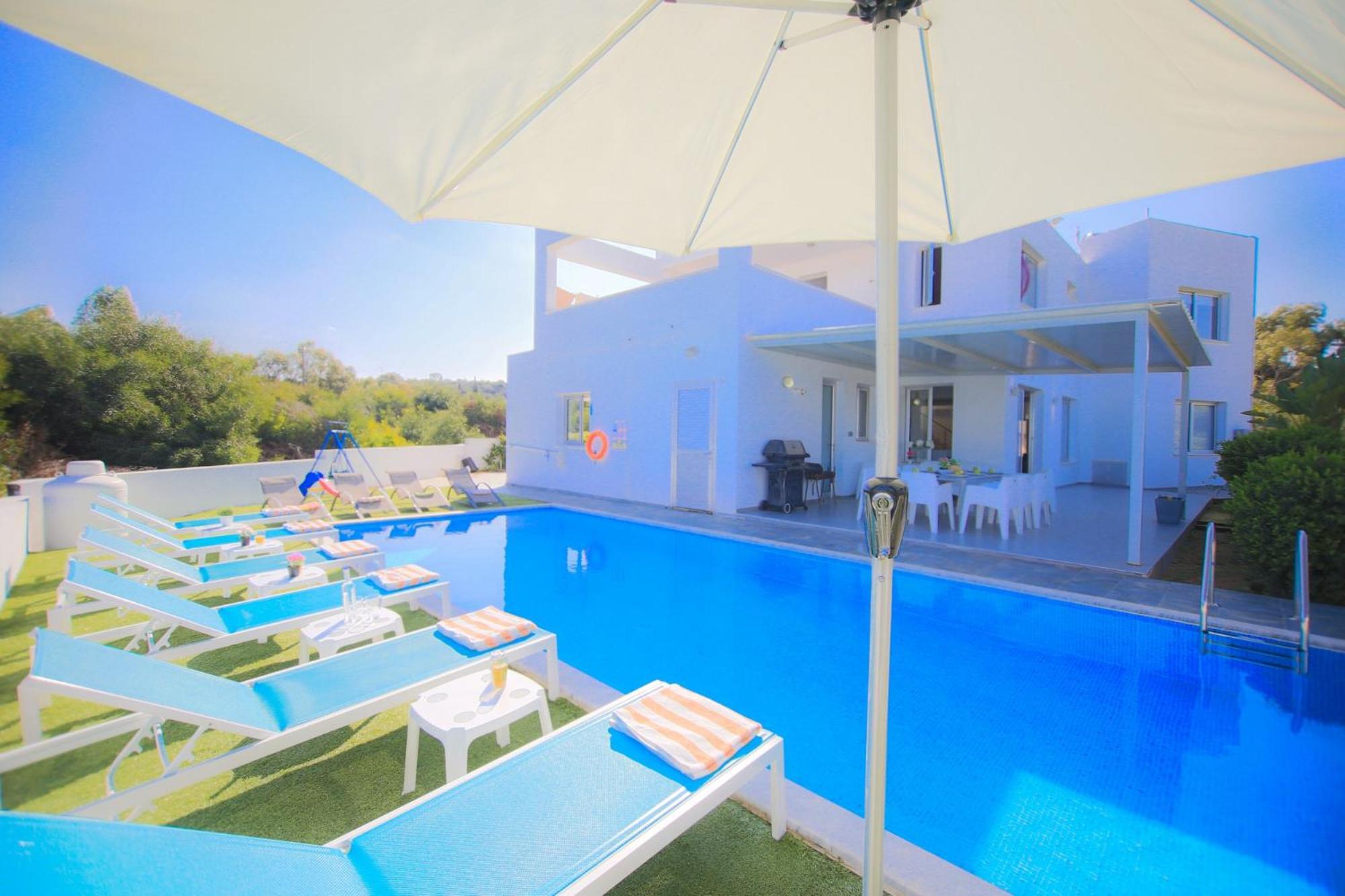 Akefalou Bay Villa