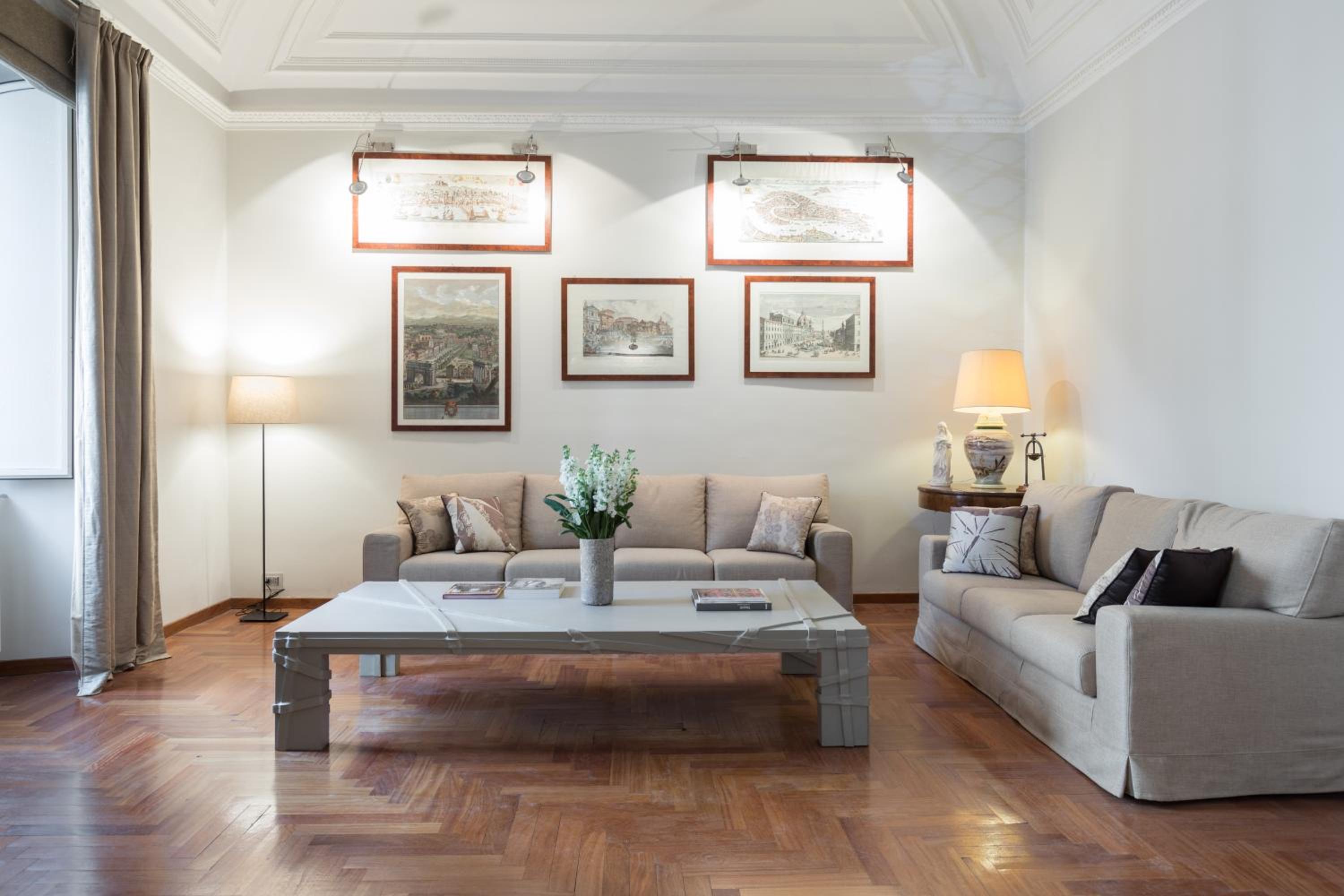 Amazing 4 bedrooms apartment with garden