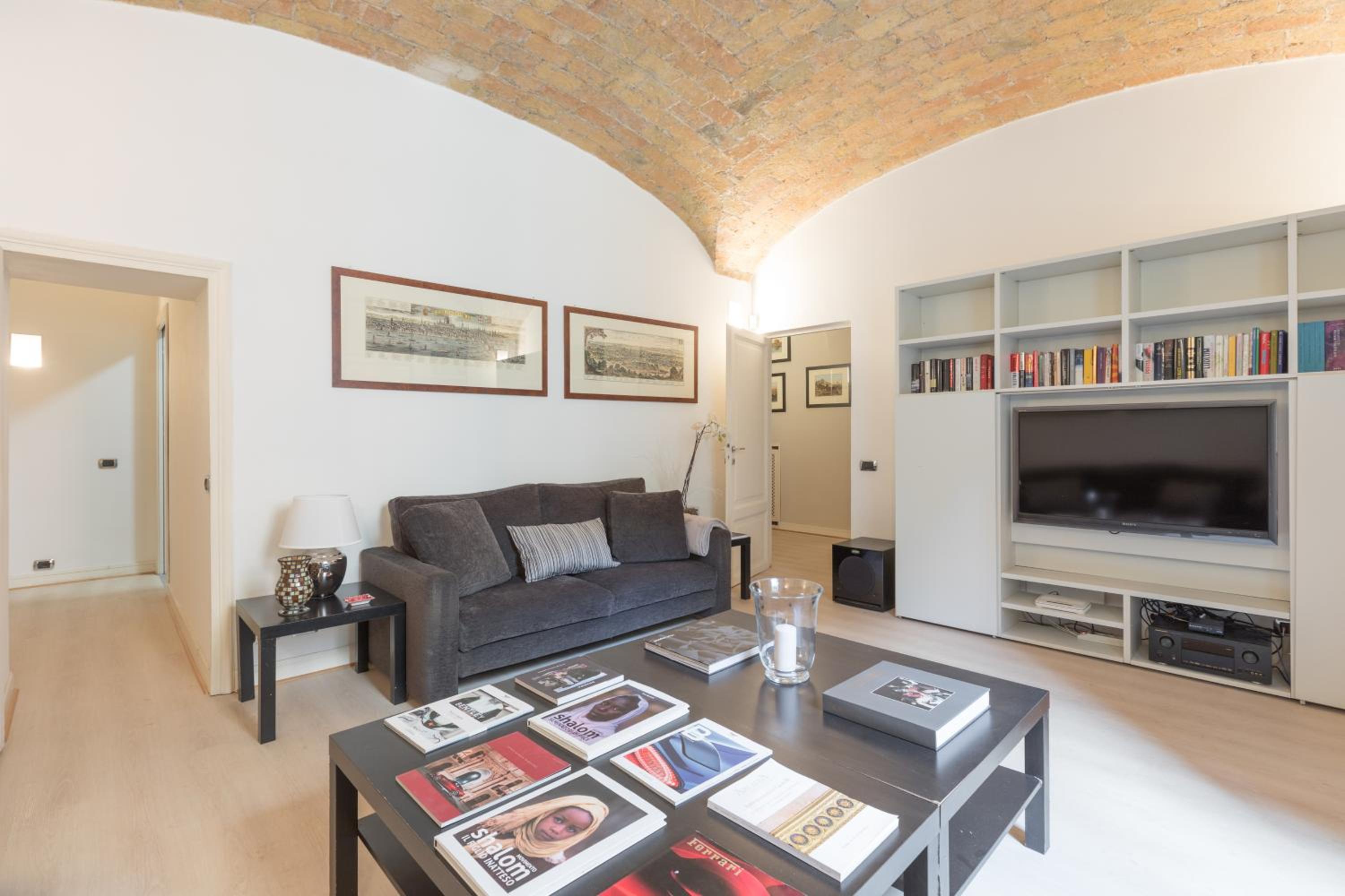 Amazing 4 bedrooms apartment with garden