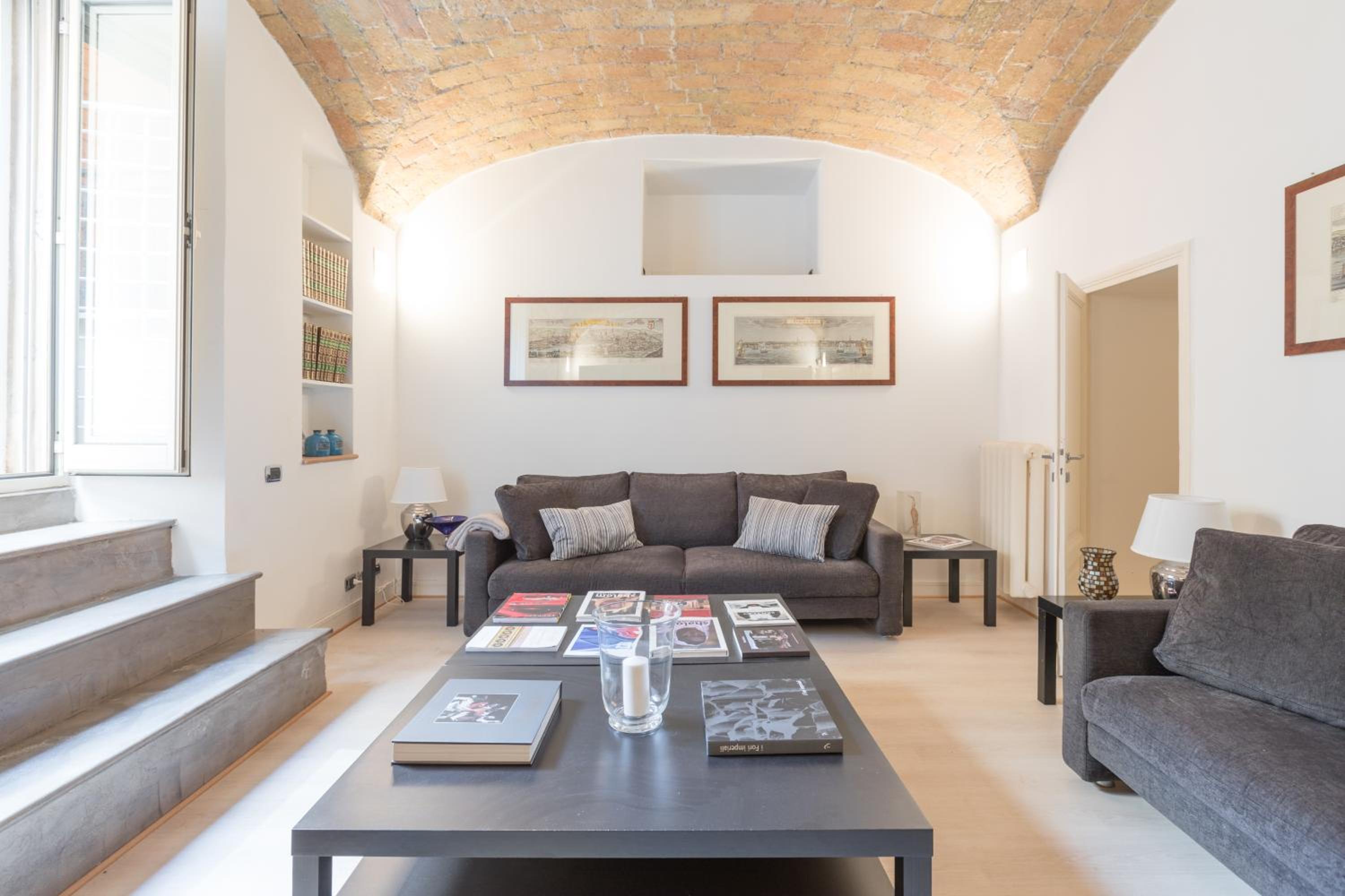 Amazing 4 bedrooms apartment with garden