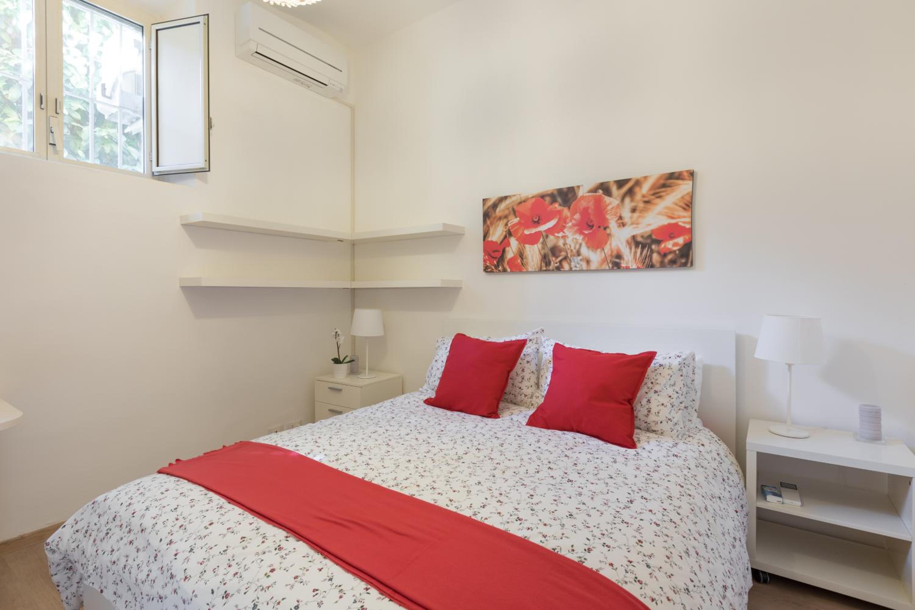 Amazing 4 bedrooms apartment with garden