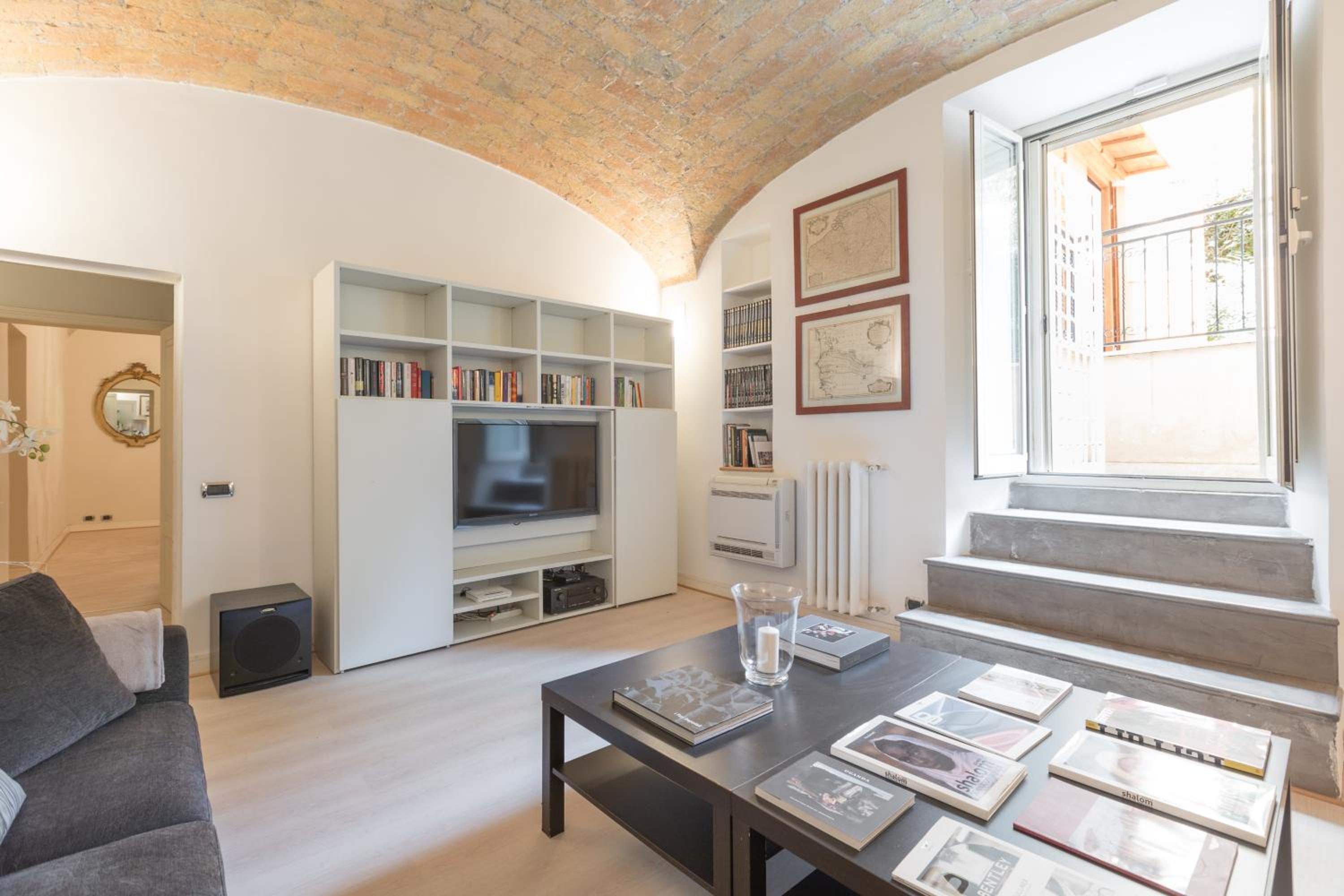 Amazing 4 bedrooms apartment with garden