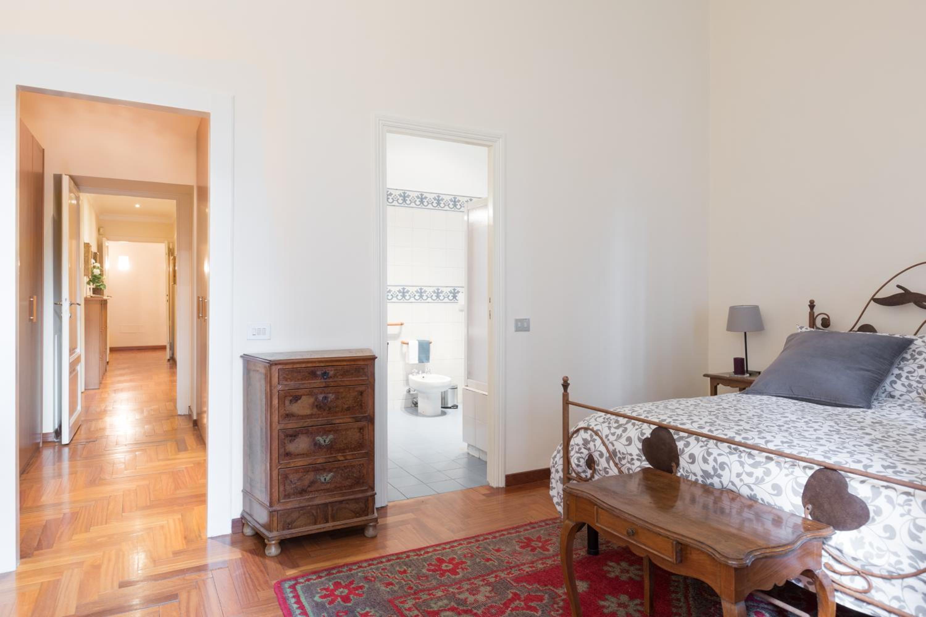 Amazing 4 bedrooms apartment with garden