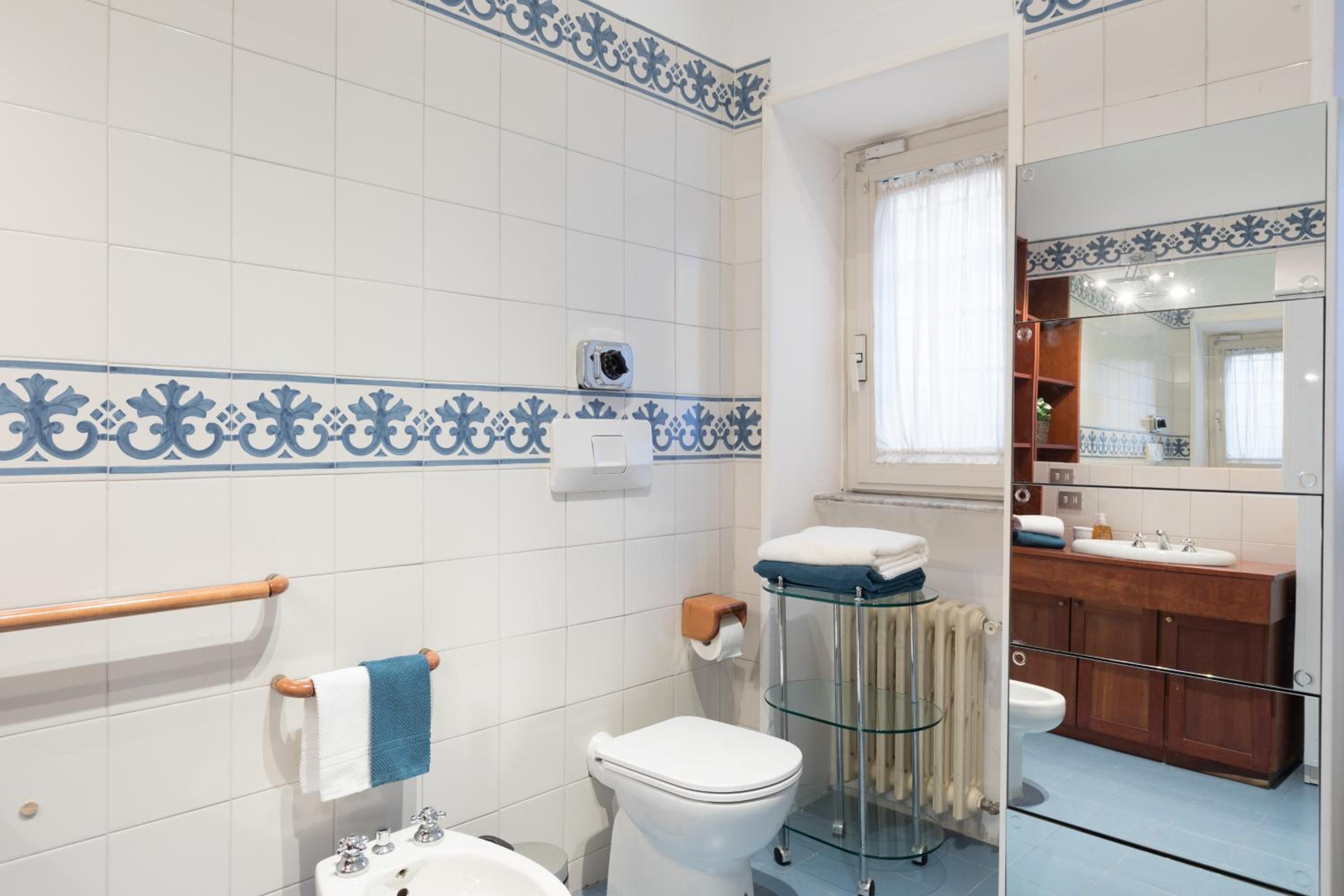 Amazing 4 bedrooms apartment with garden