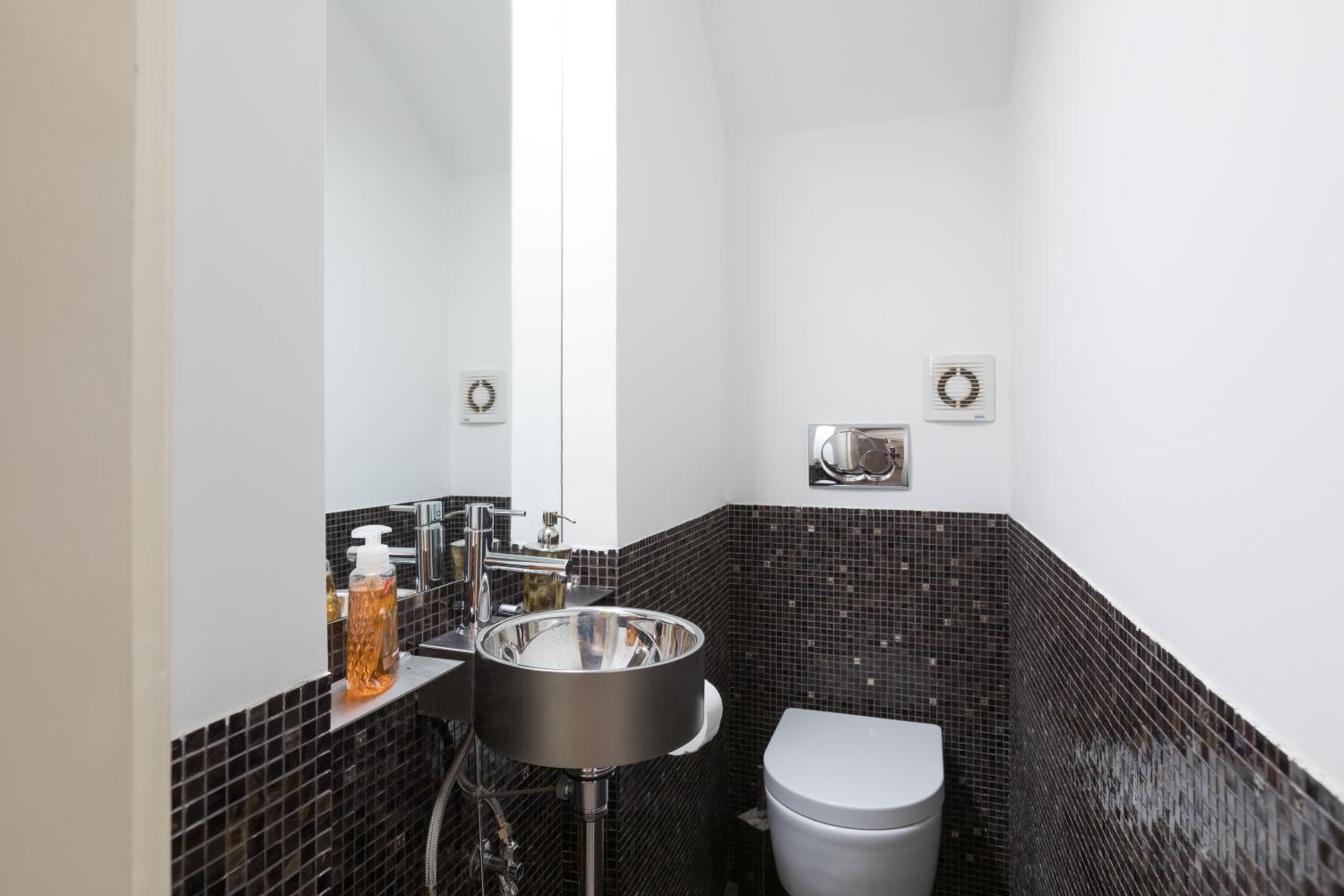 Amazing 4 bedrooms apartment with garden