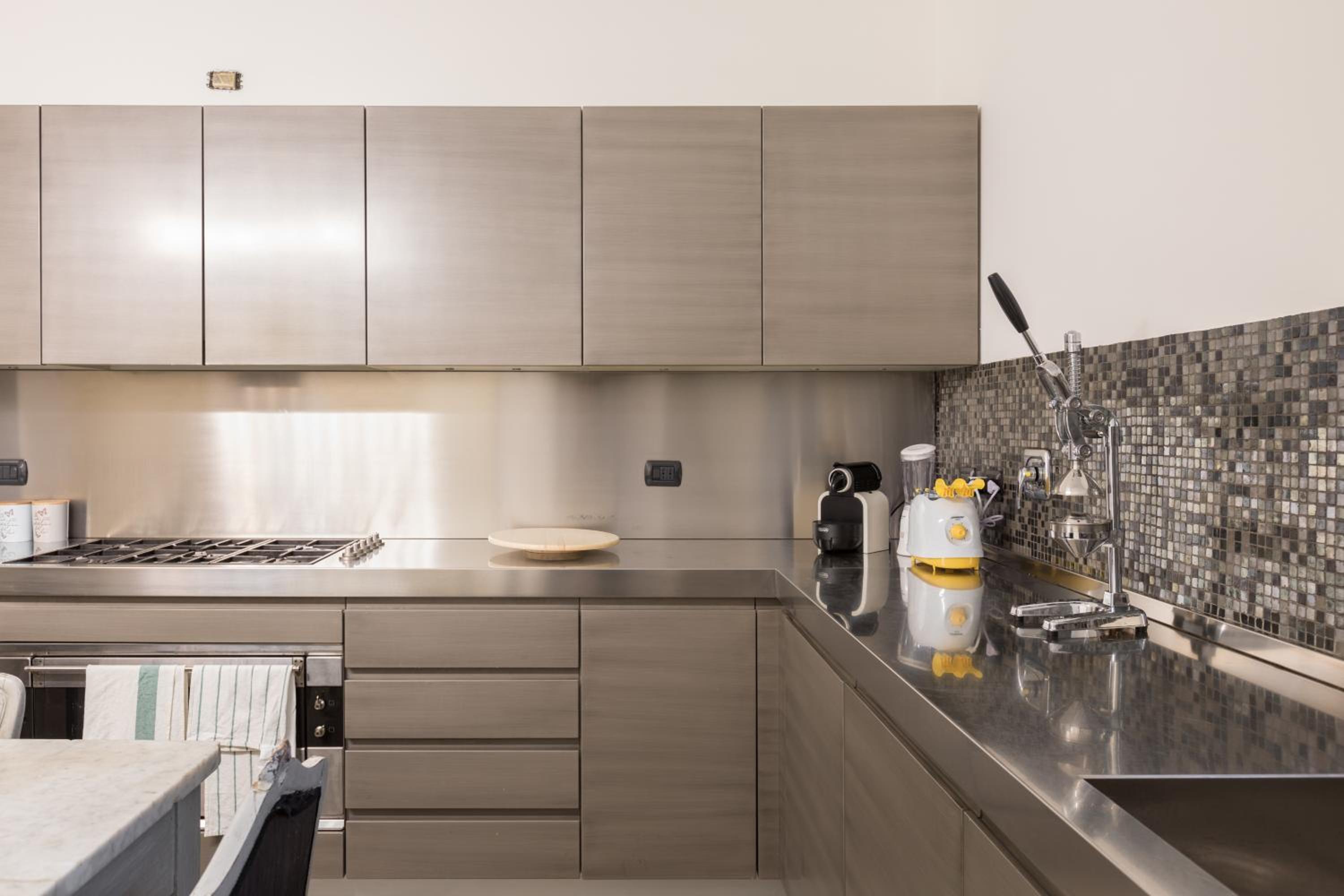 Amazing 4 bedrooms apartment with garden