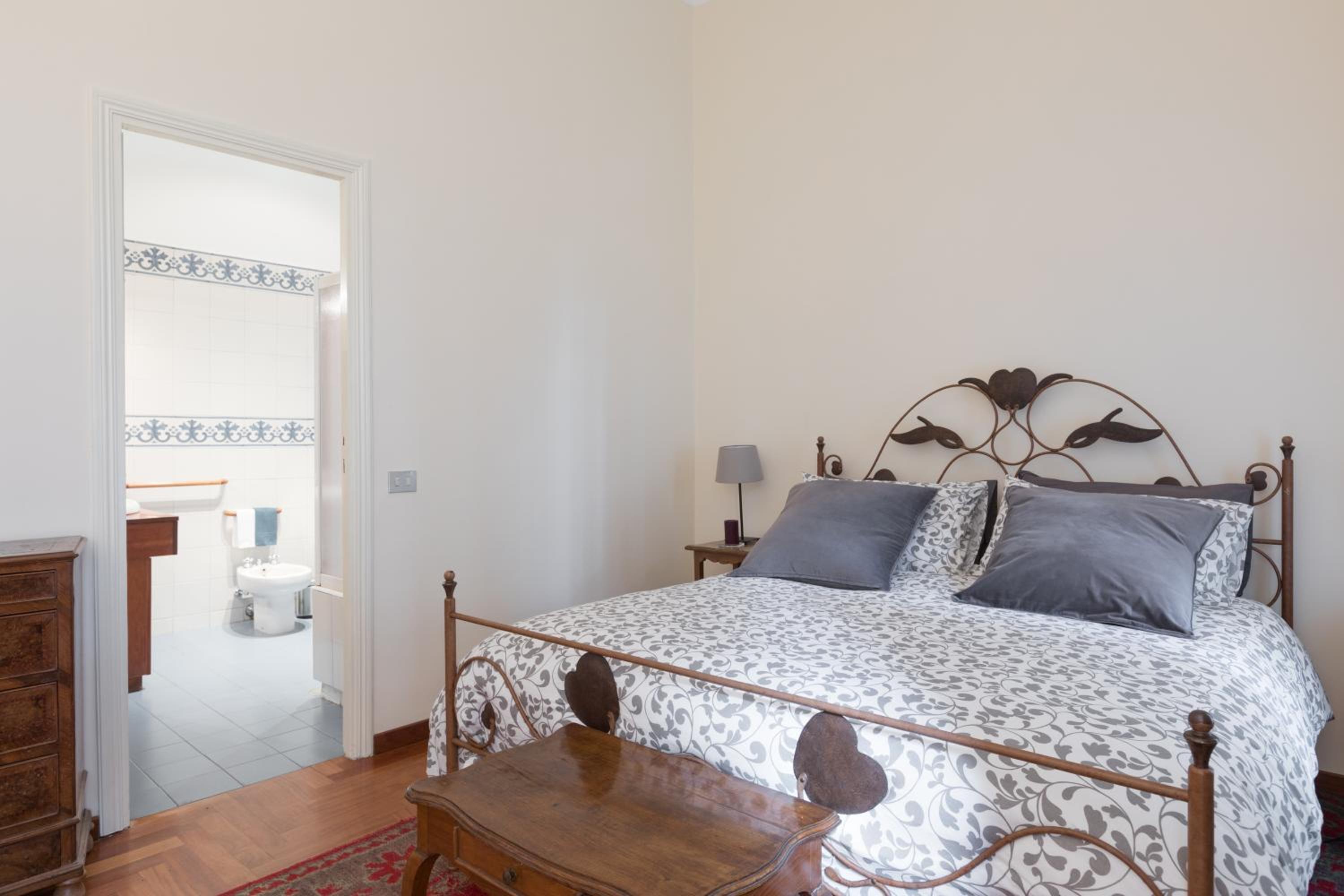 Amazing 4 bedrooms apartment with garden