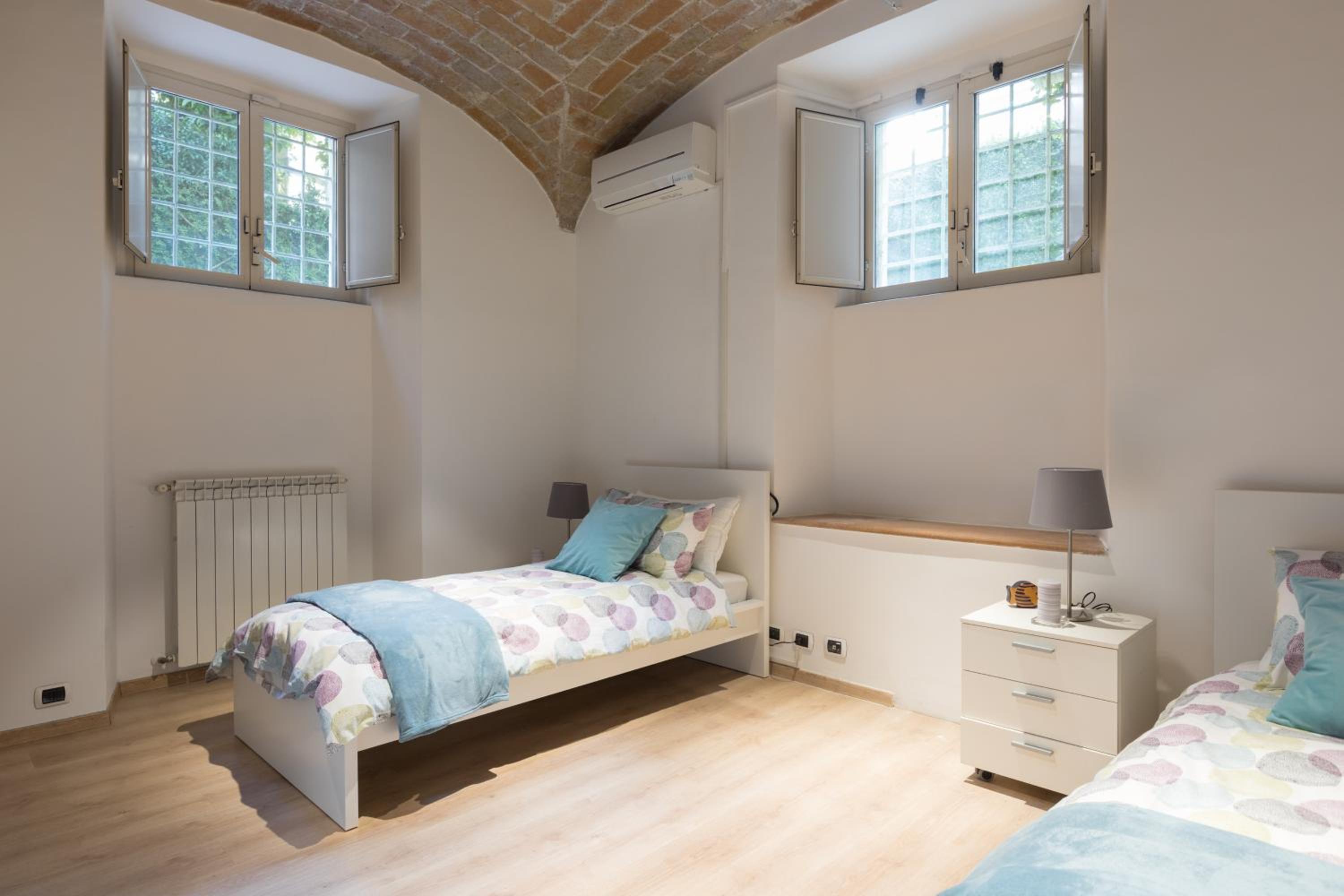 Amazing 4 bedrooms apartment with garden