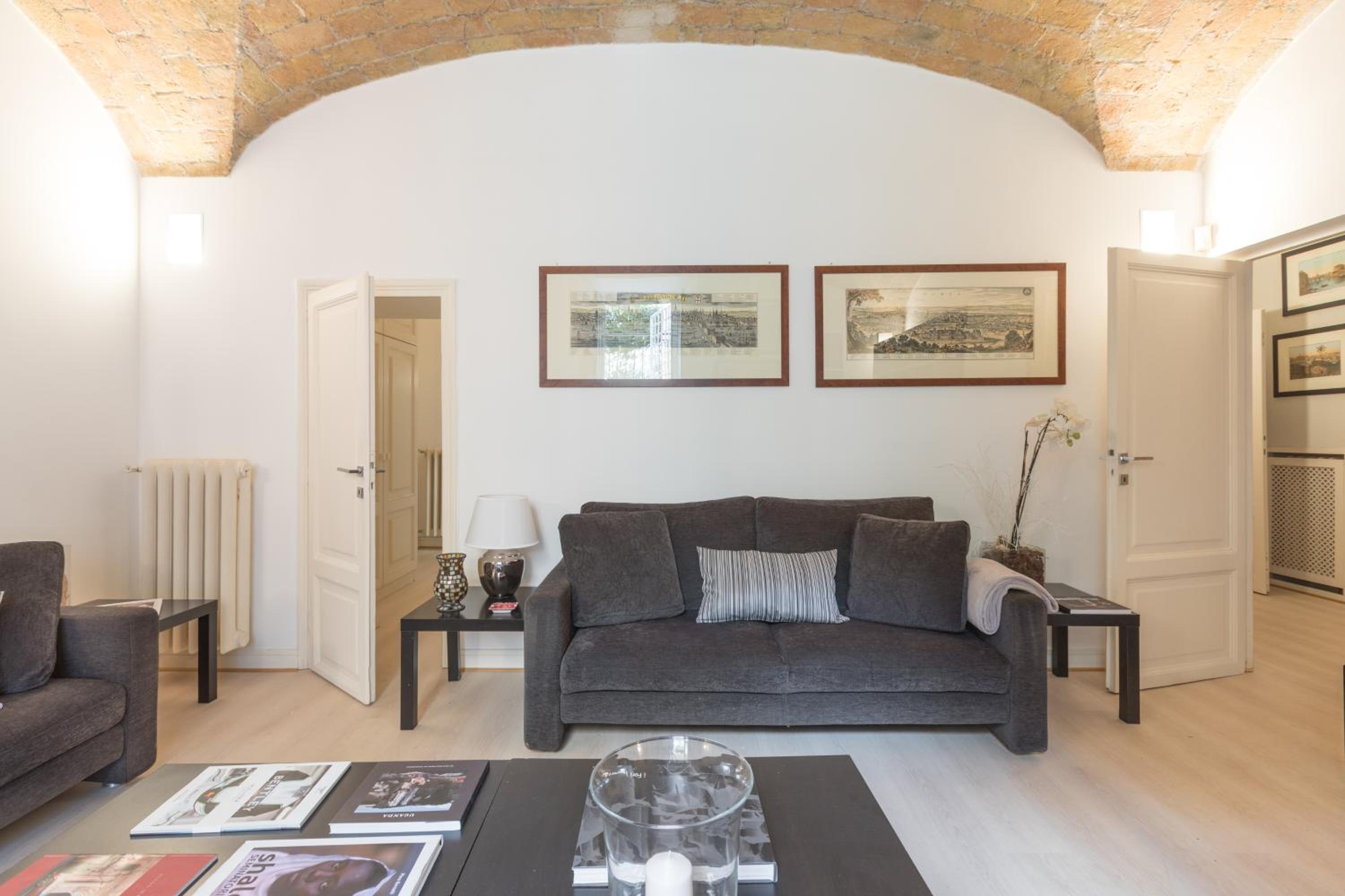 Amazing 4 bedrooms apartment with garden