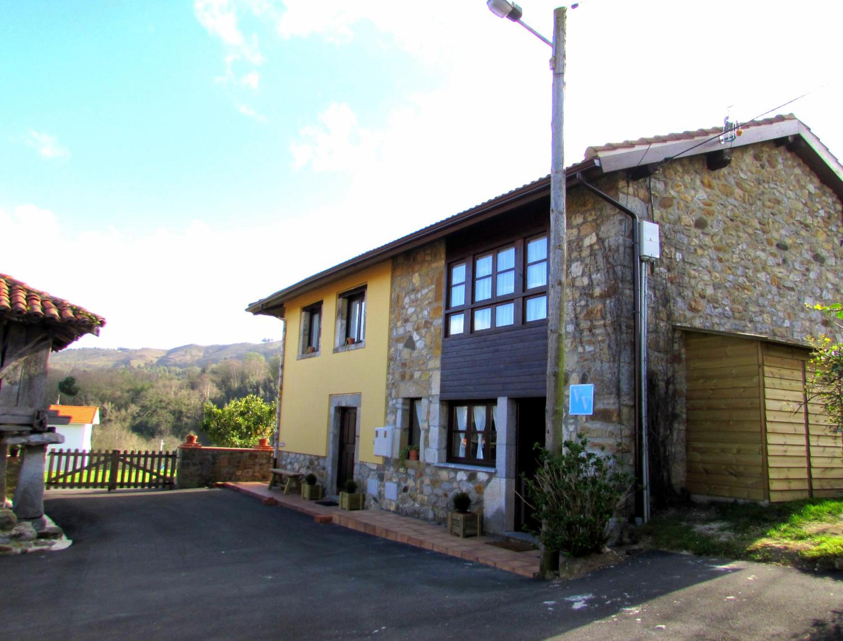 La Quintana de Ribadesella view 4