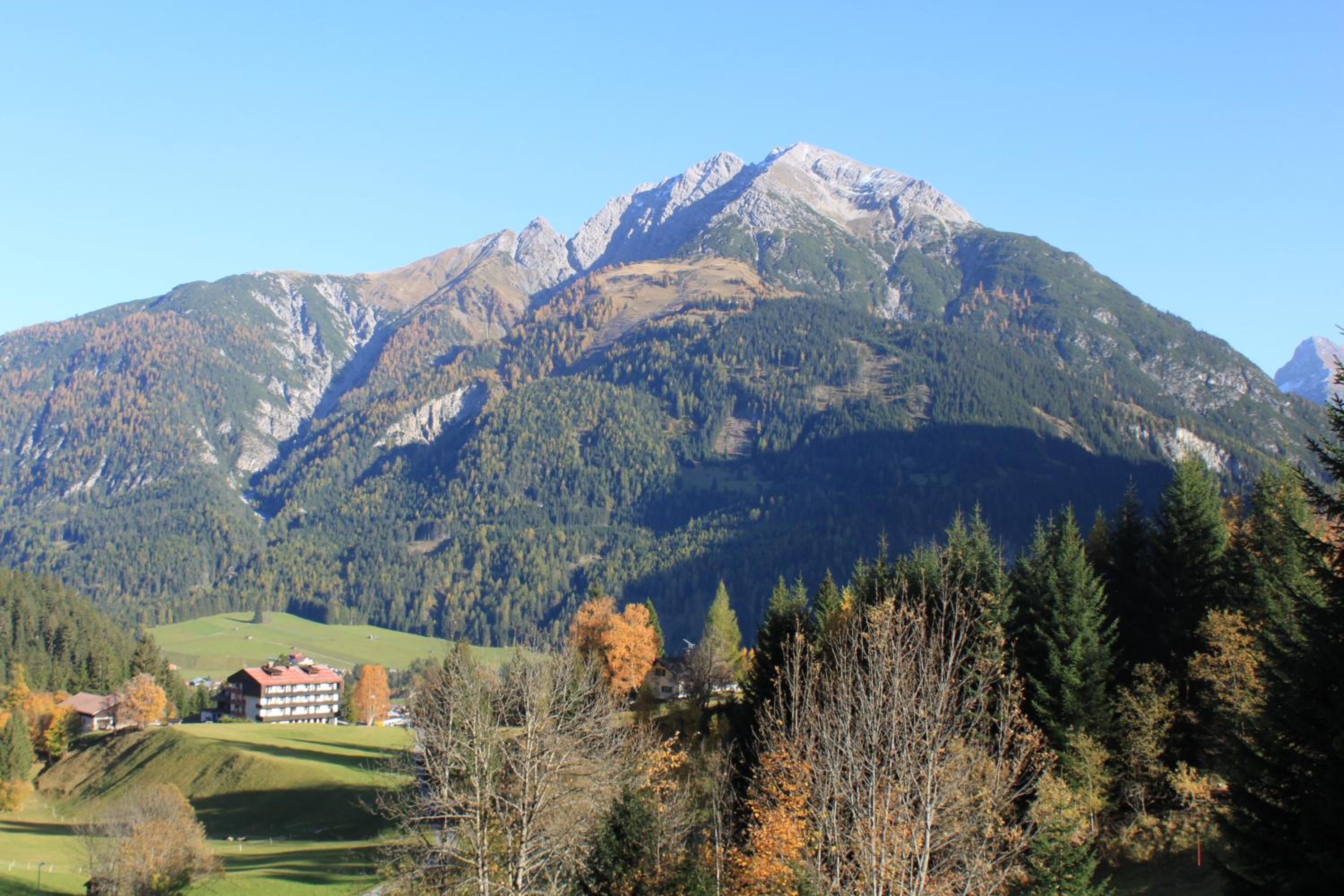 WOLF RETREAT Apartments im Lechtal davor Appartementhaus Michaela