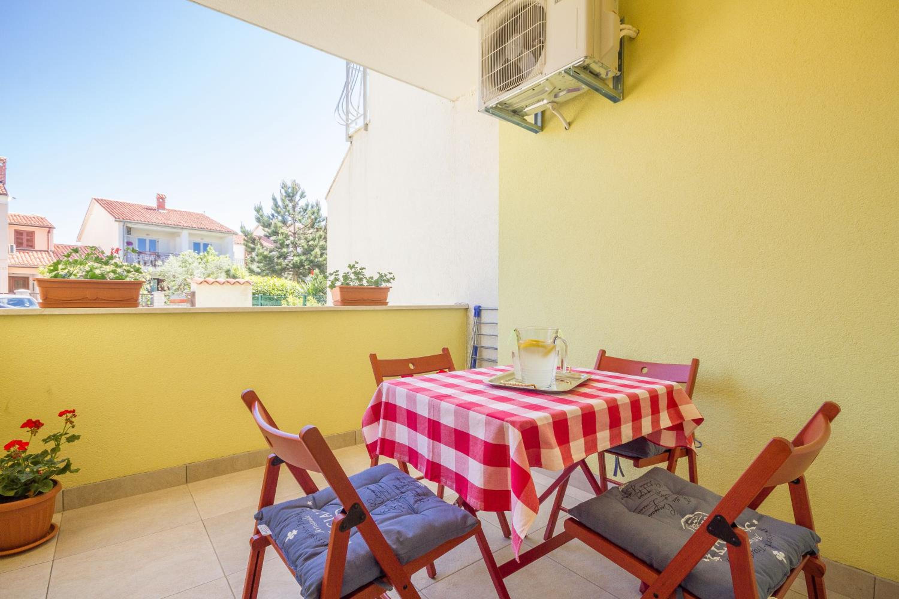 Apartmani Prodan 2 view 4