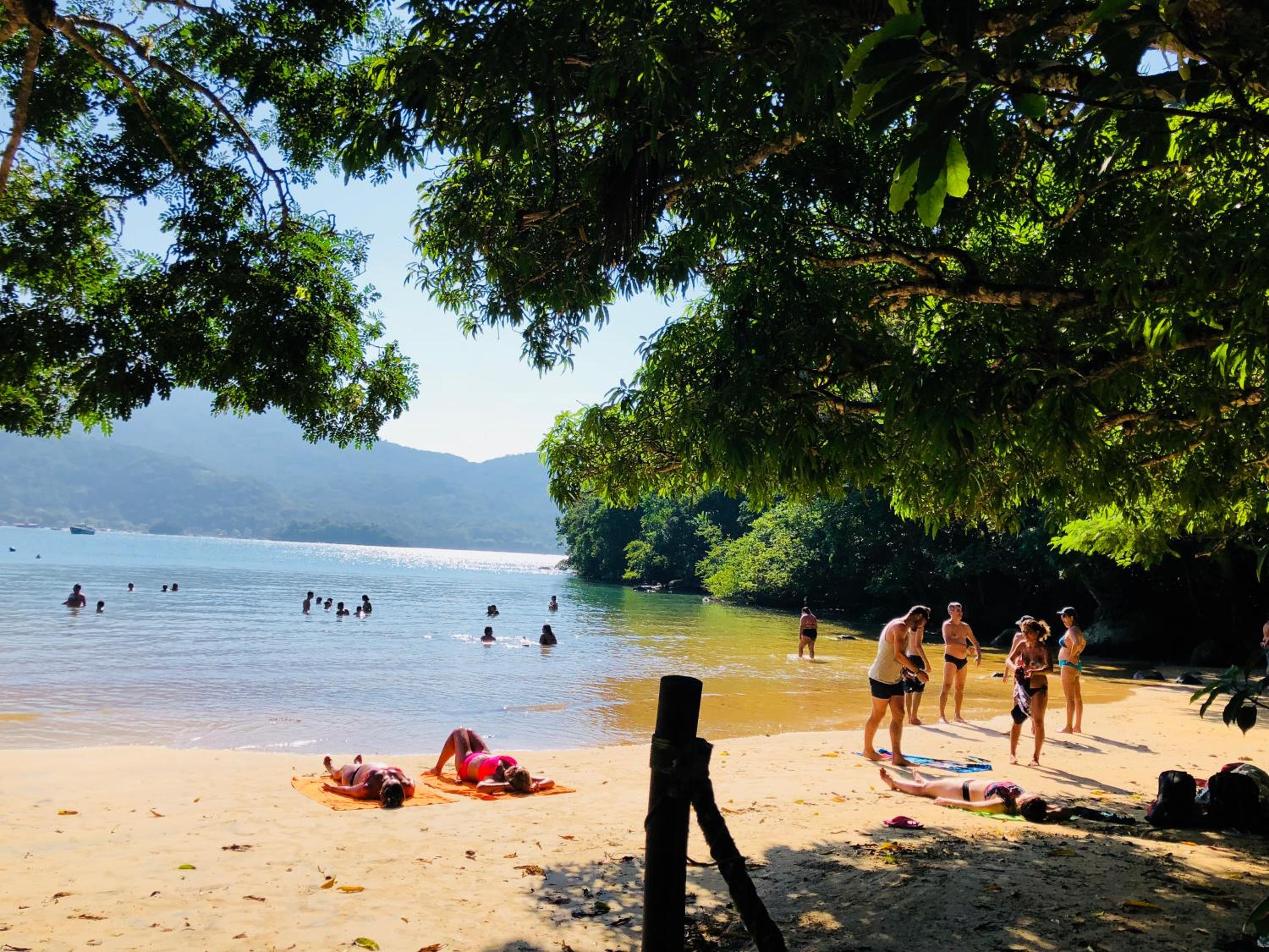 Praia da Crena