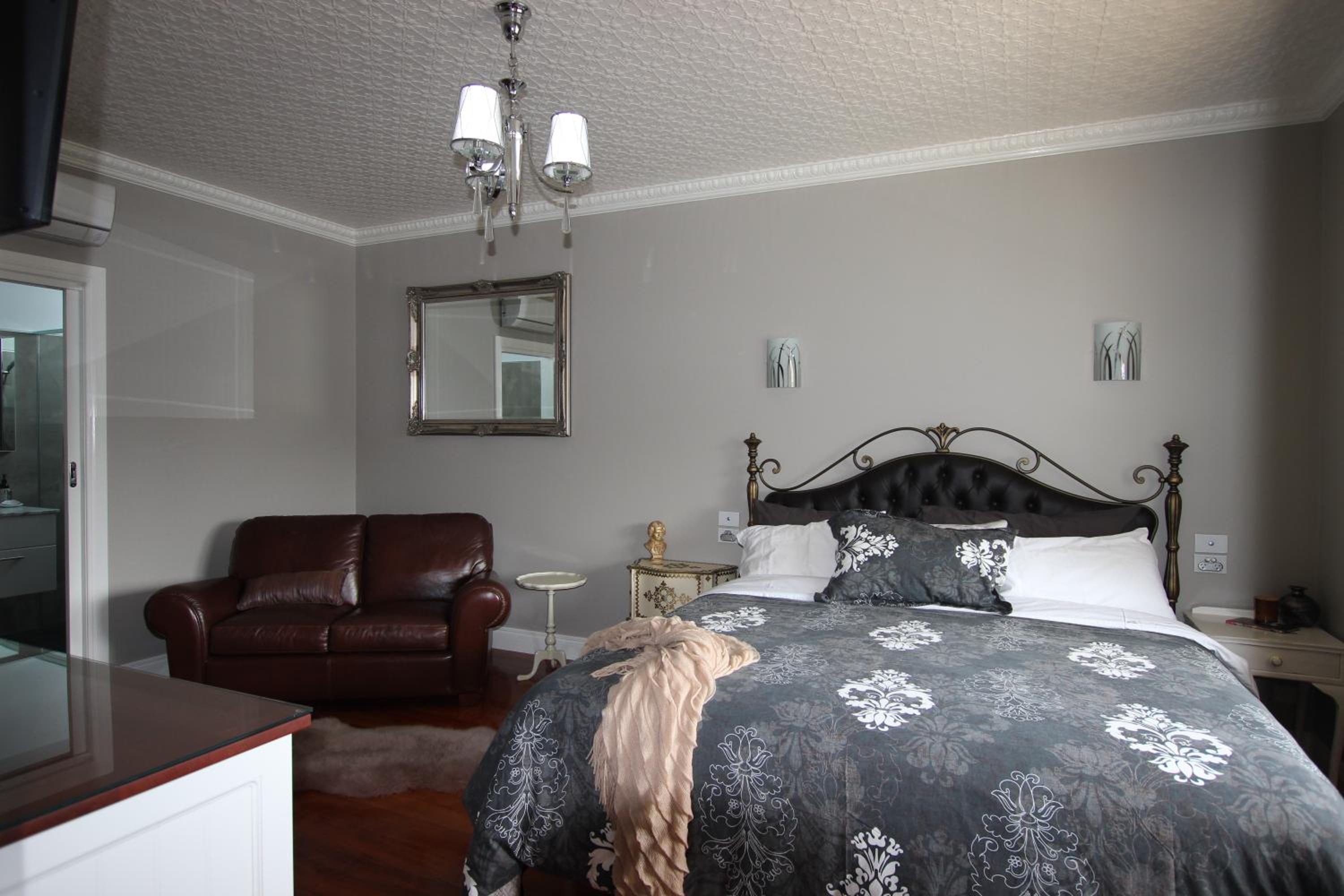 Noah's Stanley Luxury Bed and Breakfast