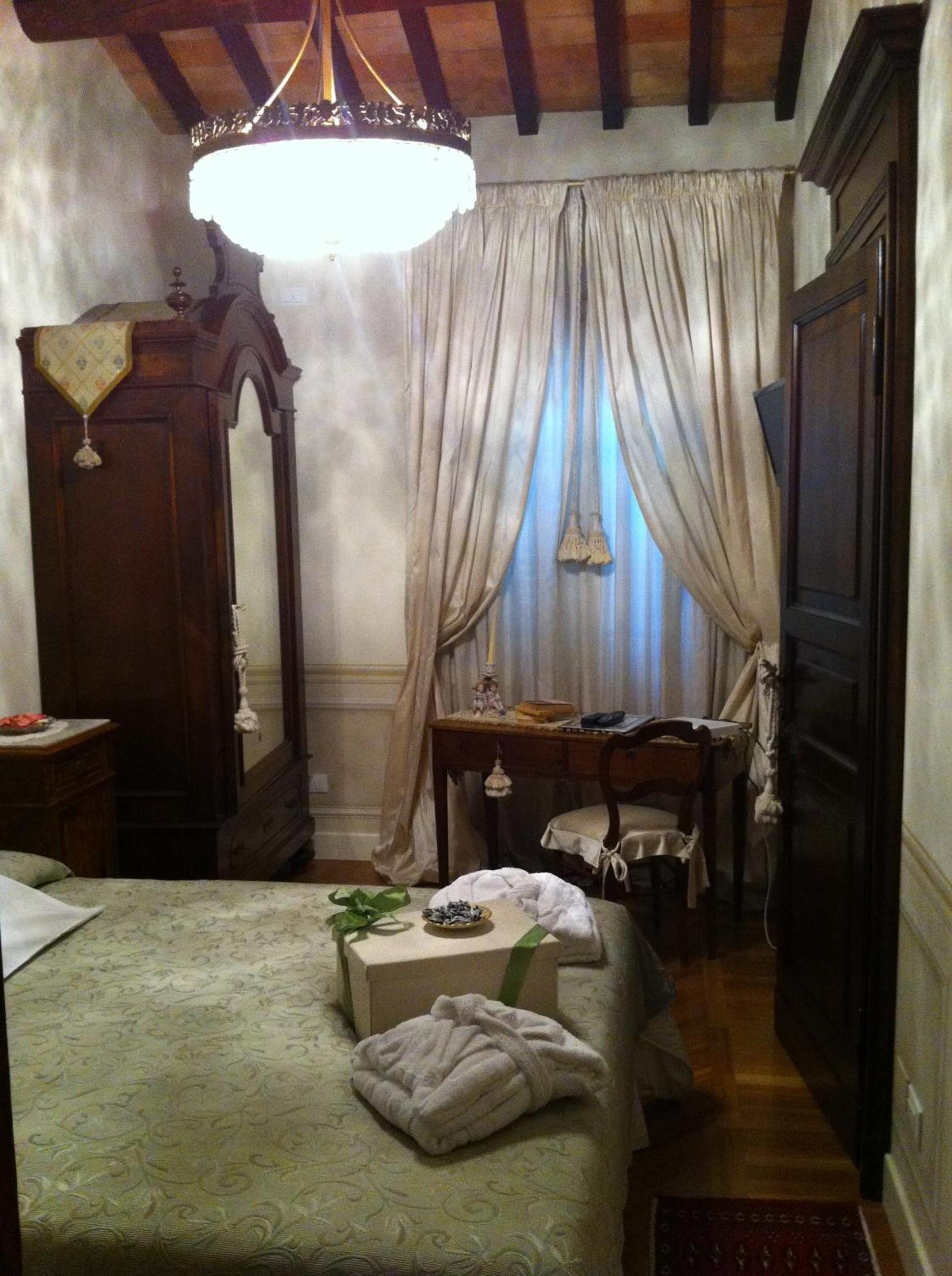 Photo 10