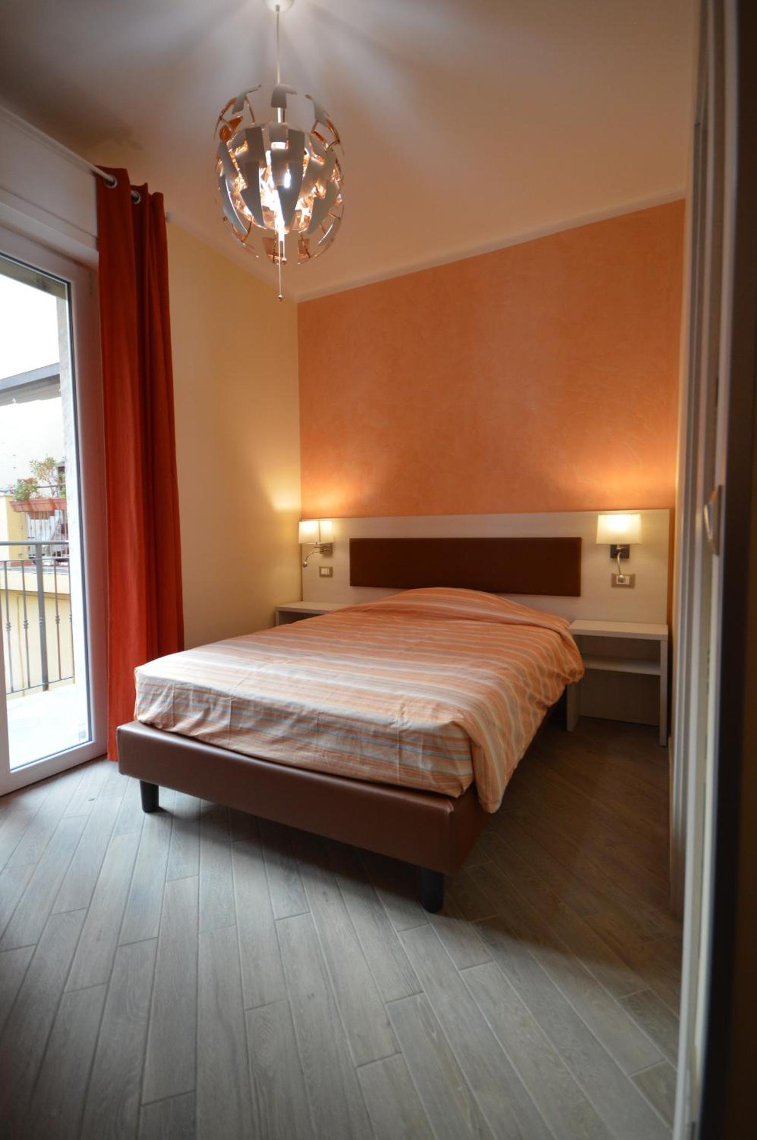 Palafiori Rooms Sanremo view 3