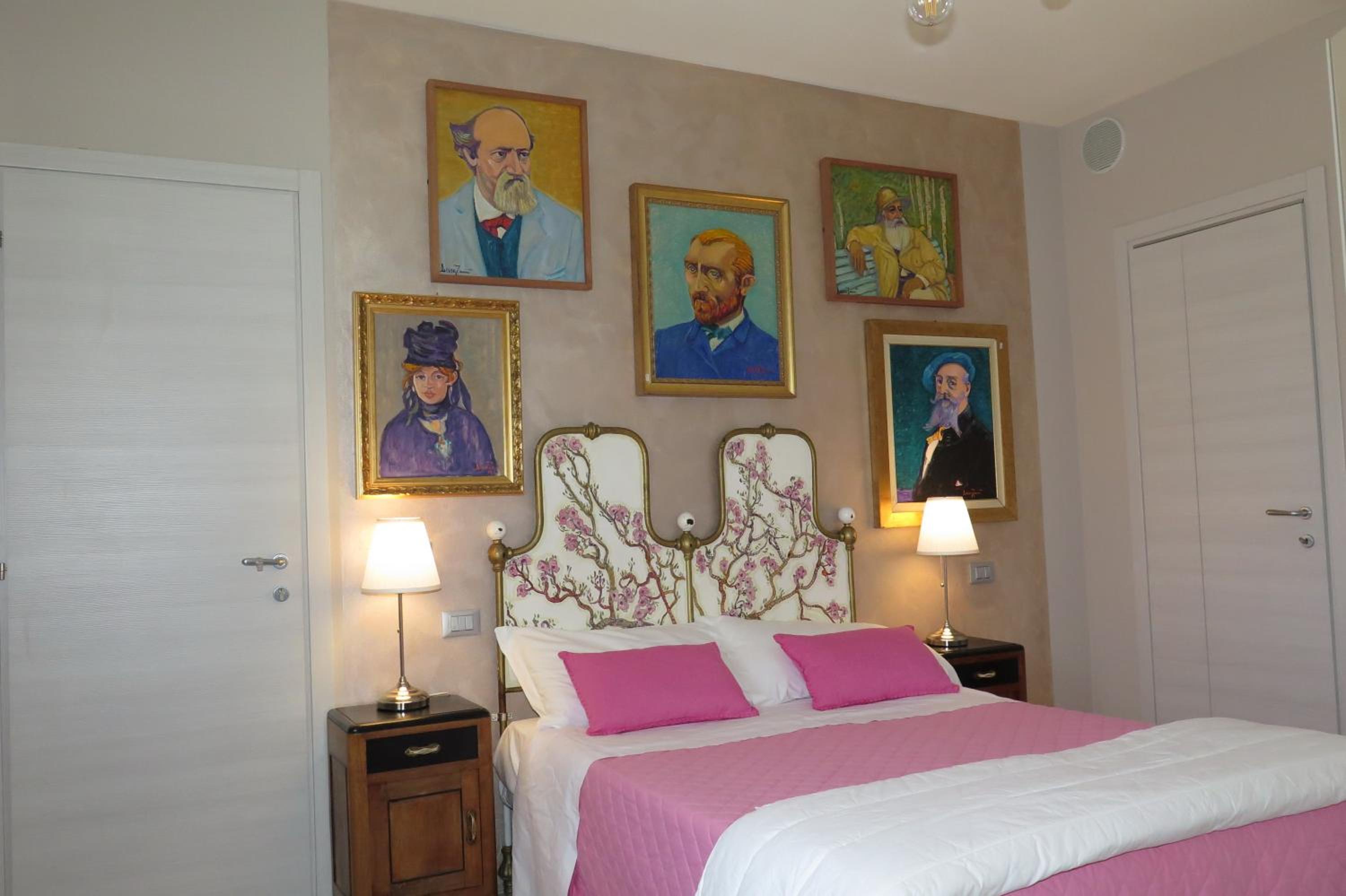 Art Gallery Rooms