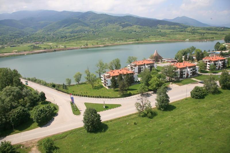 Pravets Resort Apartments view 2