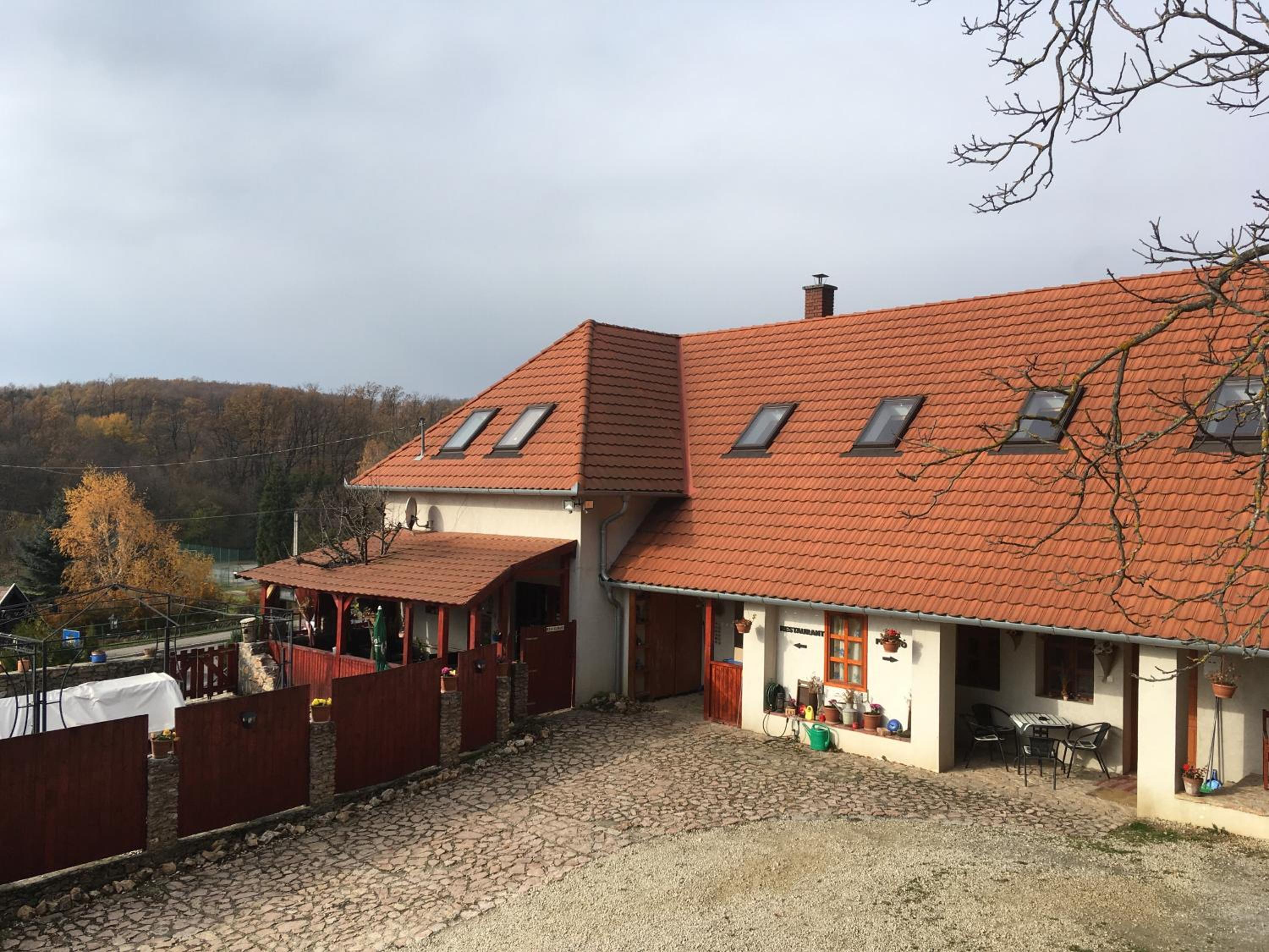 Bakonyi Apartmanház Eplény view 2