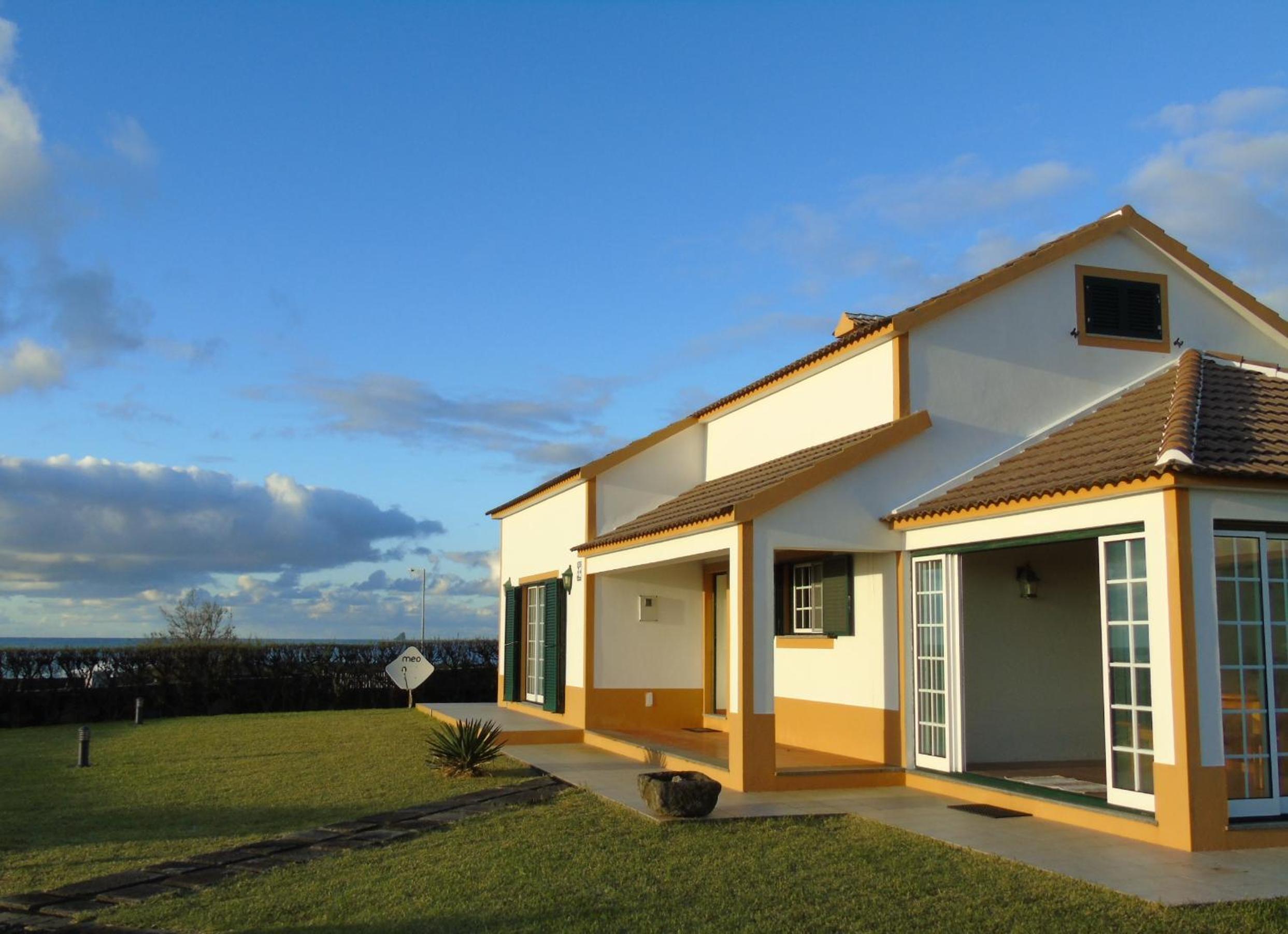 Casa dos Salgueiros view 2