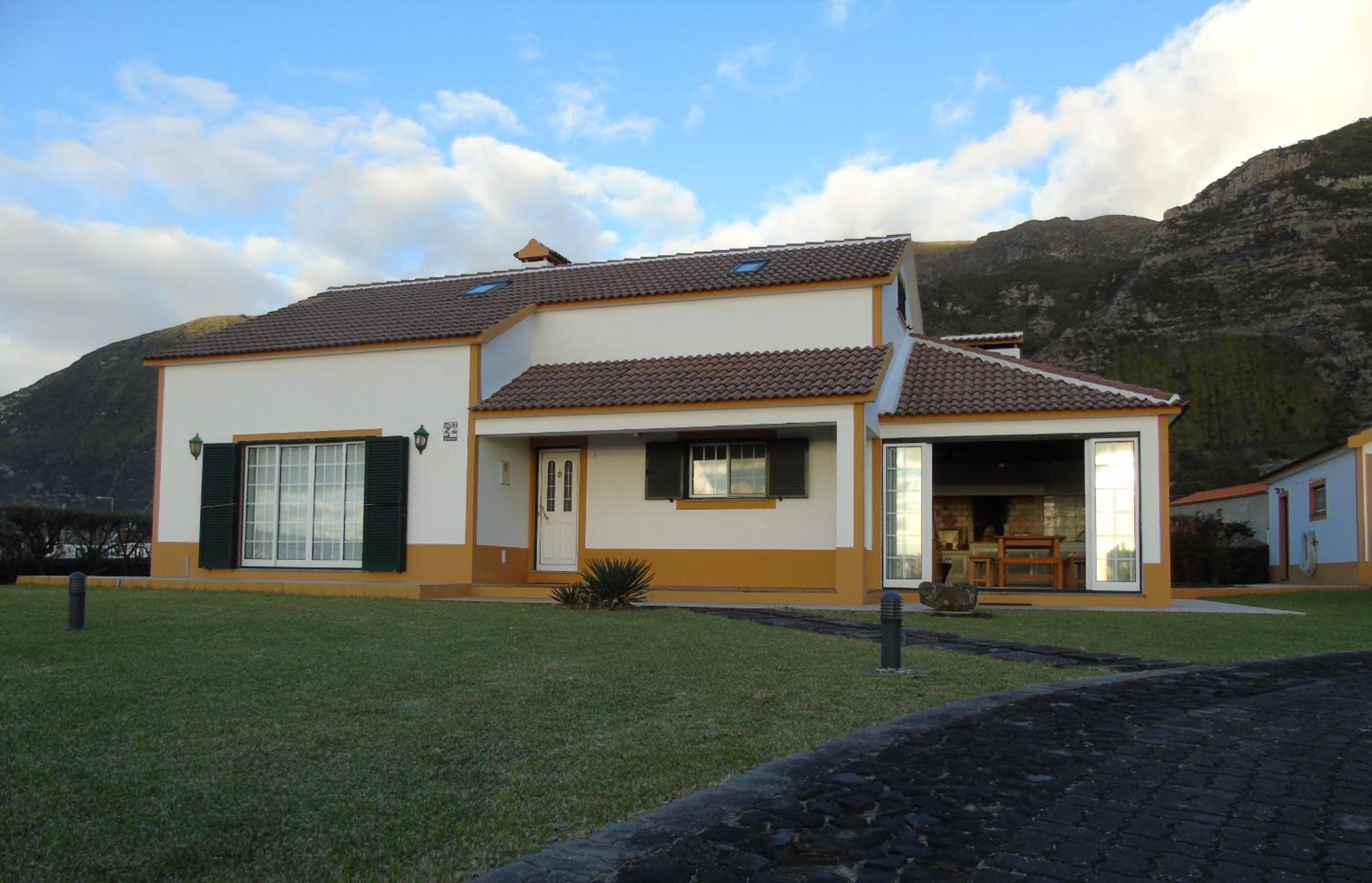 Casa dos Salgueiros view 3
