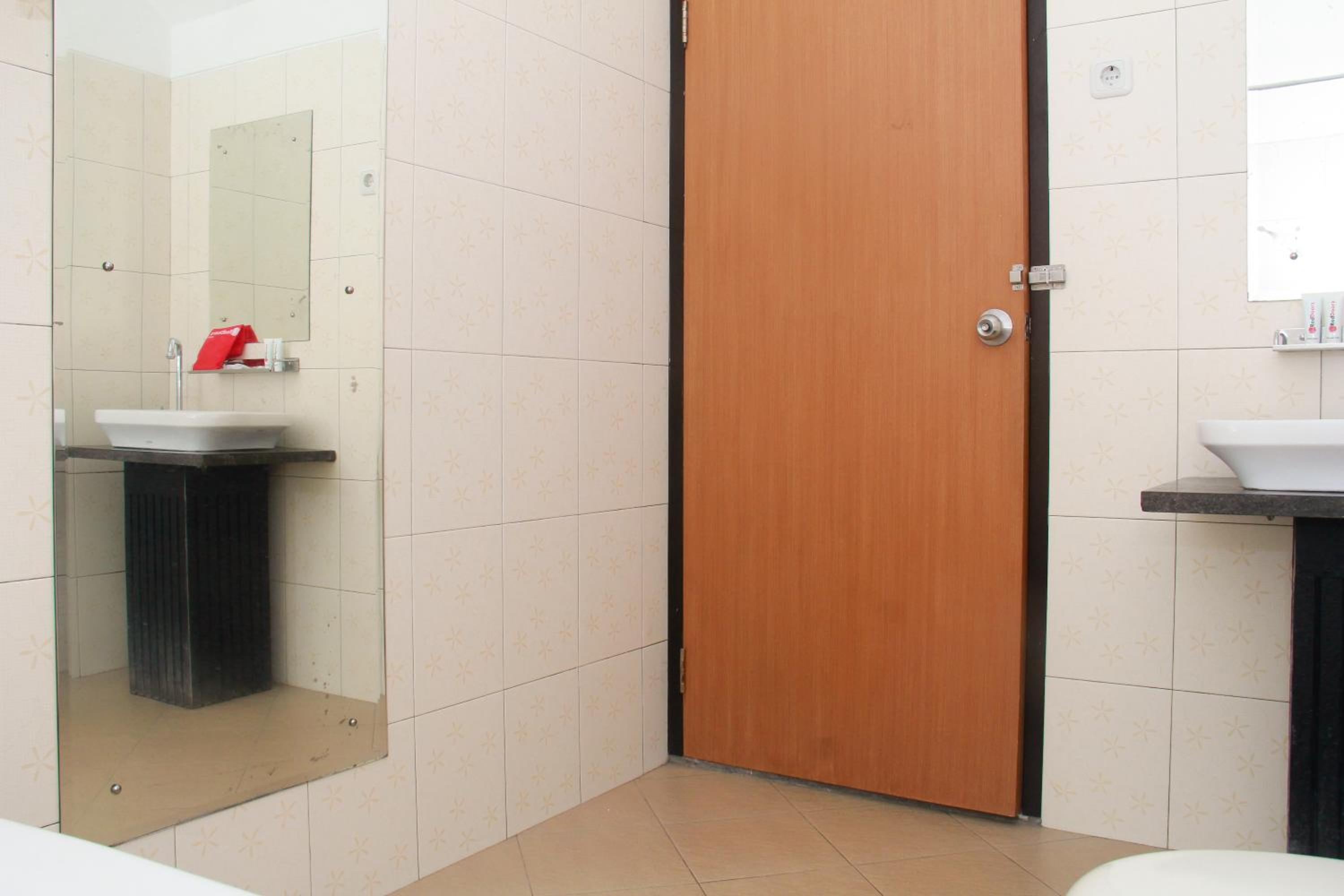 RedDoorz at Palagan Joglo Sersan Bajuri