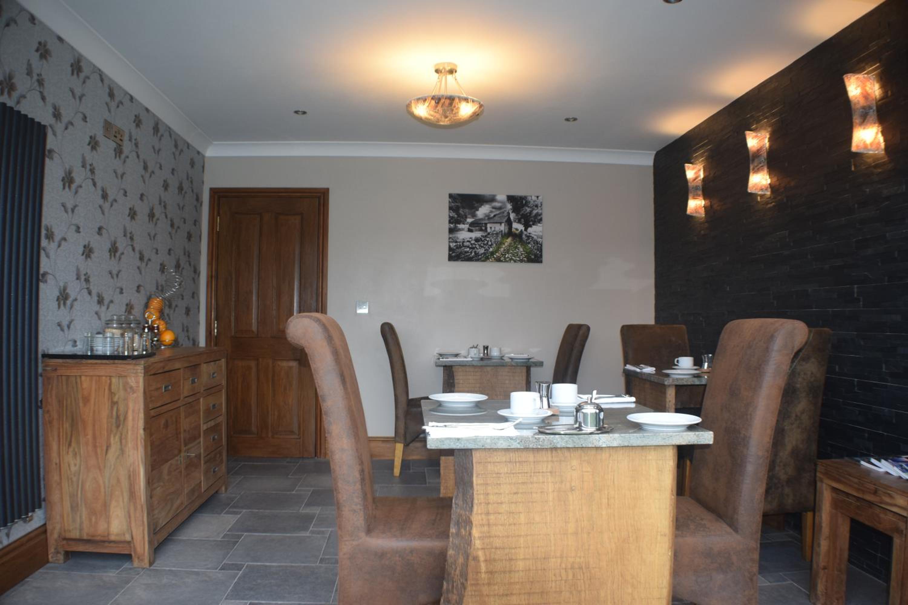 Hotel Riverside Escape - Image 1