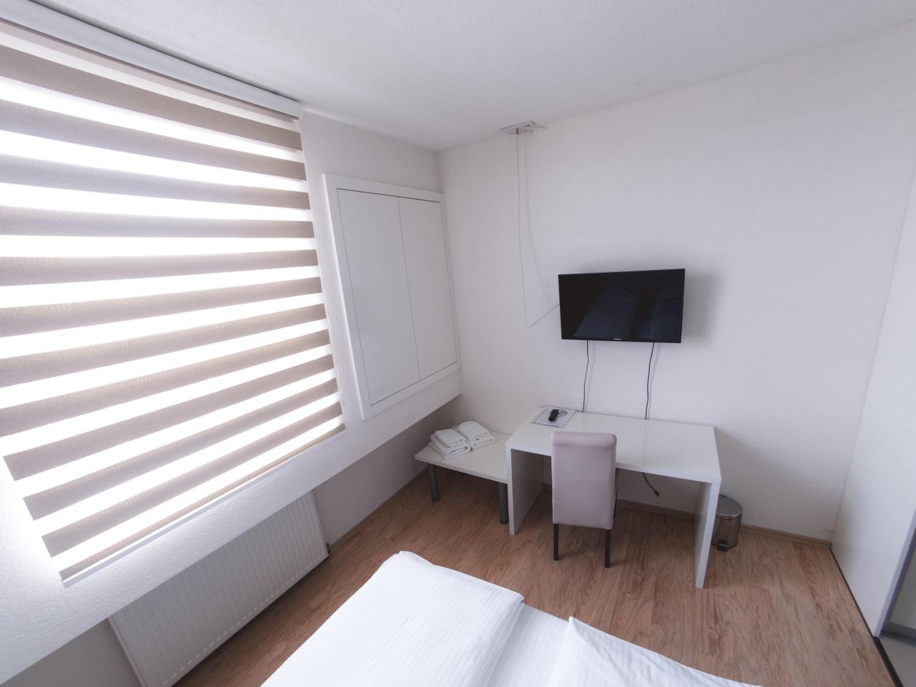Orange Business Centar Apartments view 5