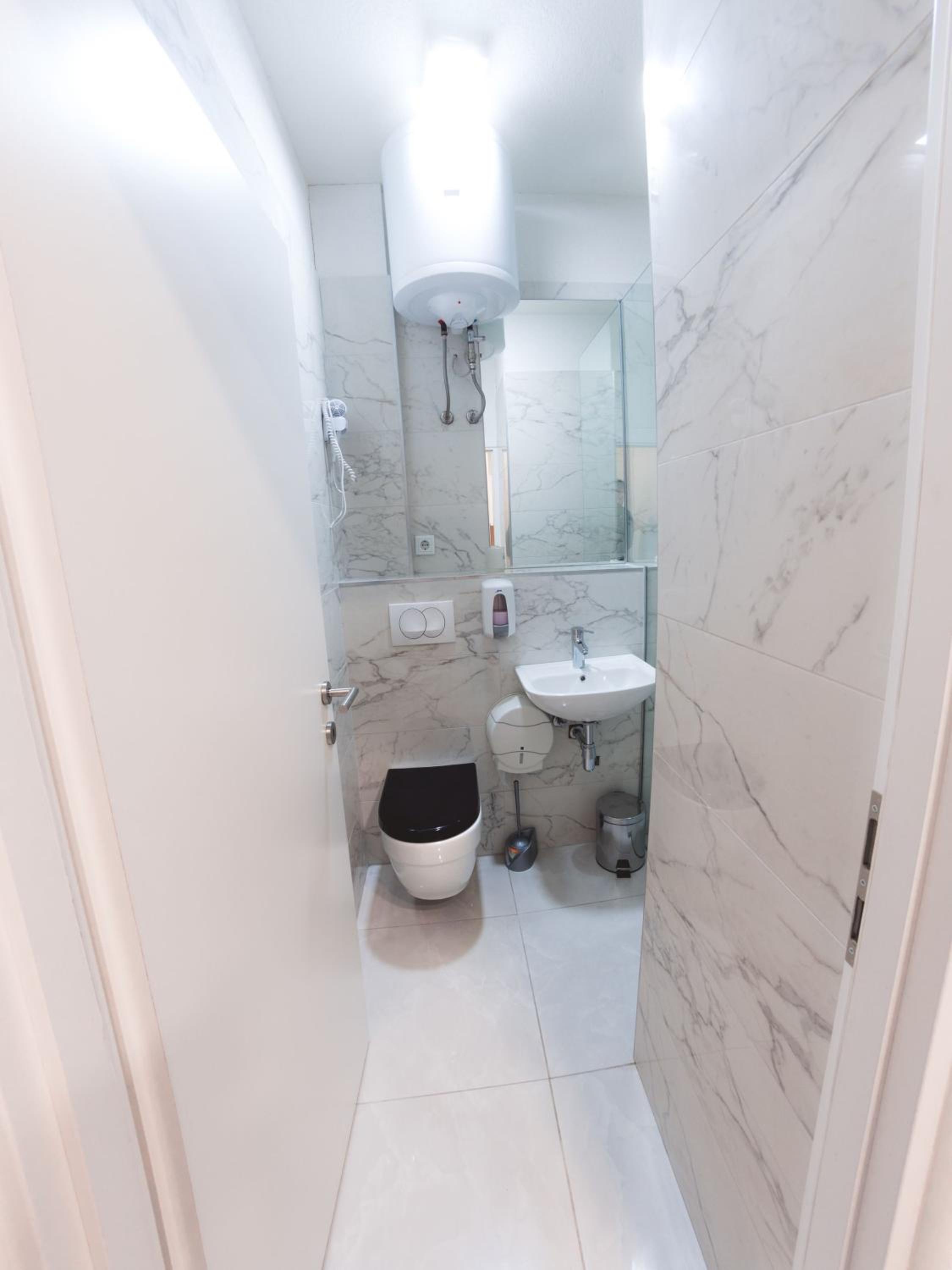 Orange Business Centar Apartments view 4