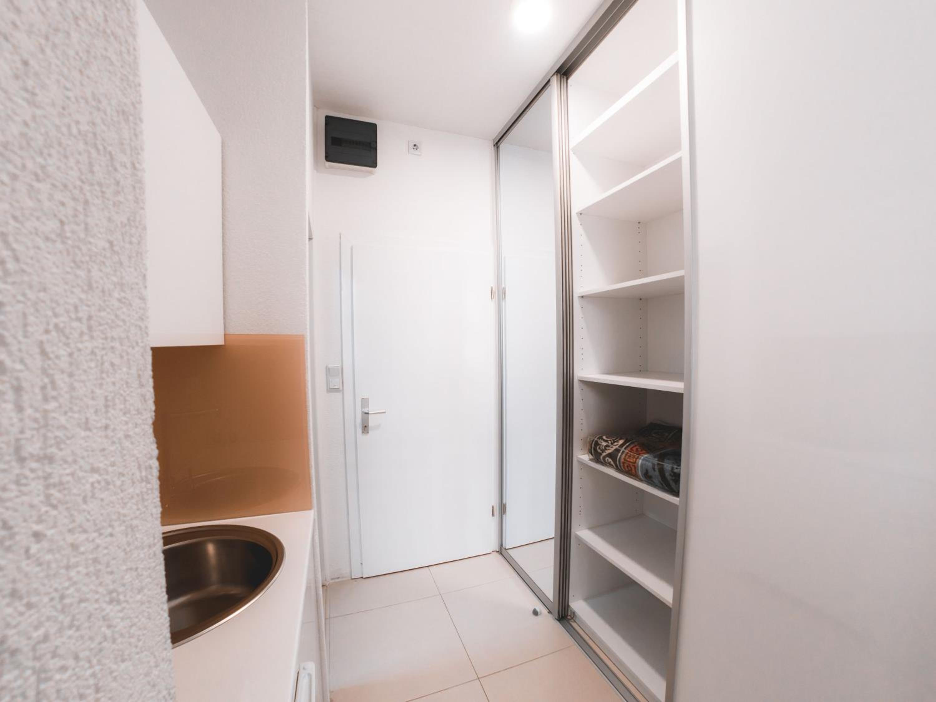 Orange Business Centar Apartments view 2