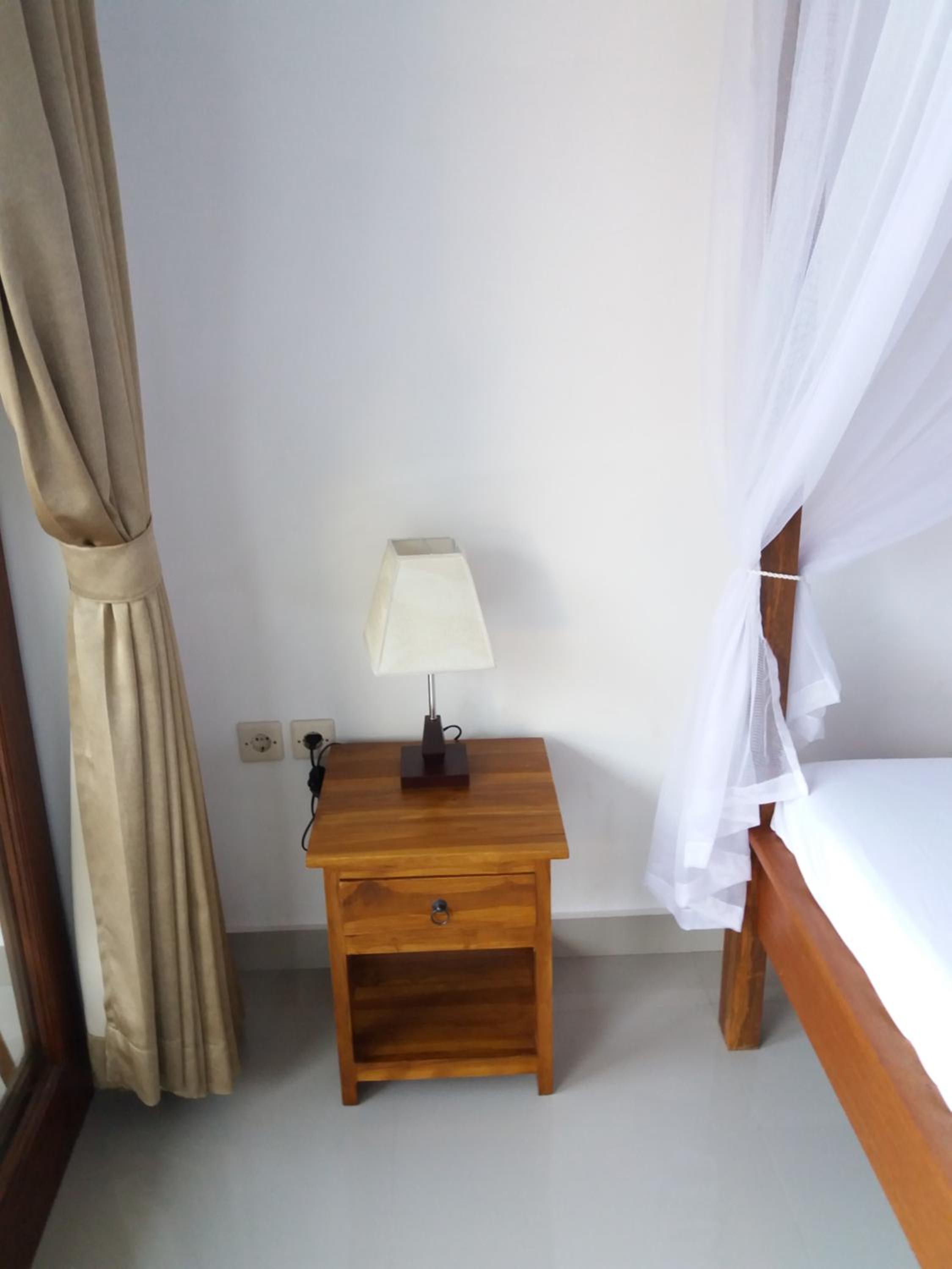 Warung Jemeluk & Home Stay