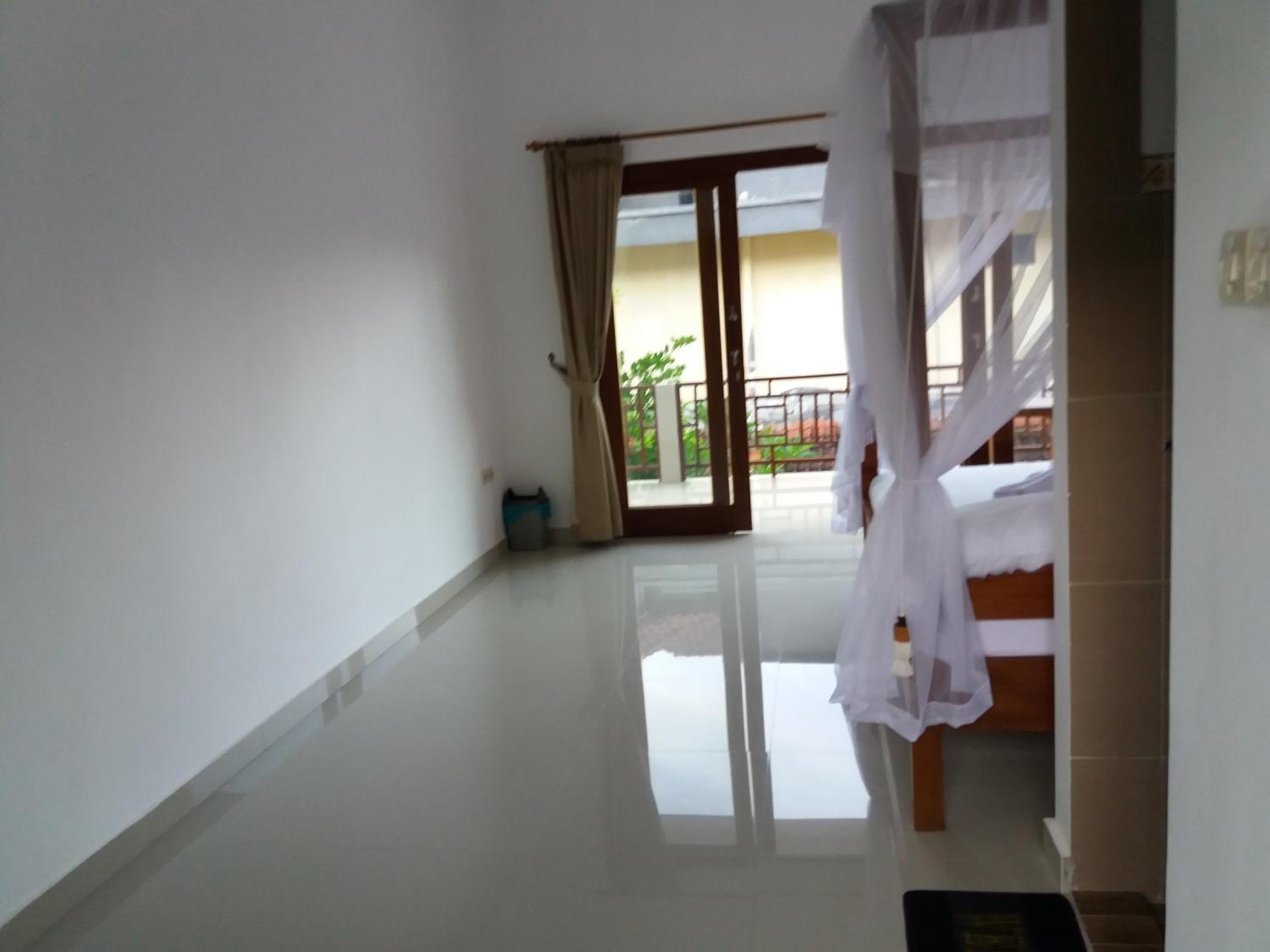 Warung Jemeluk & Home Stay
