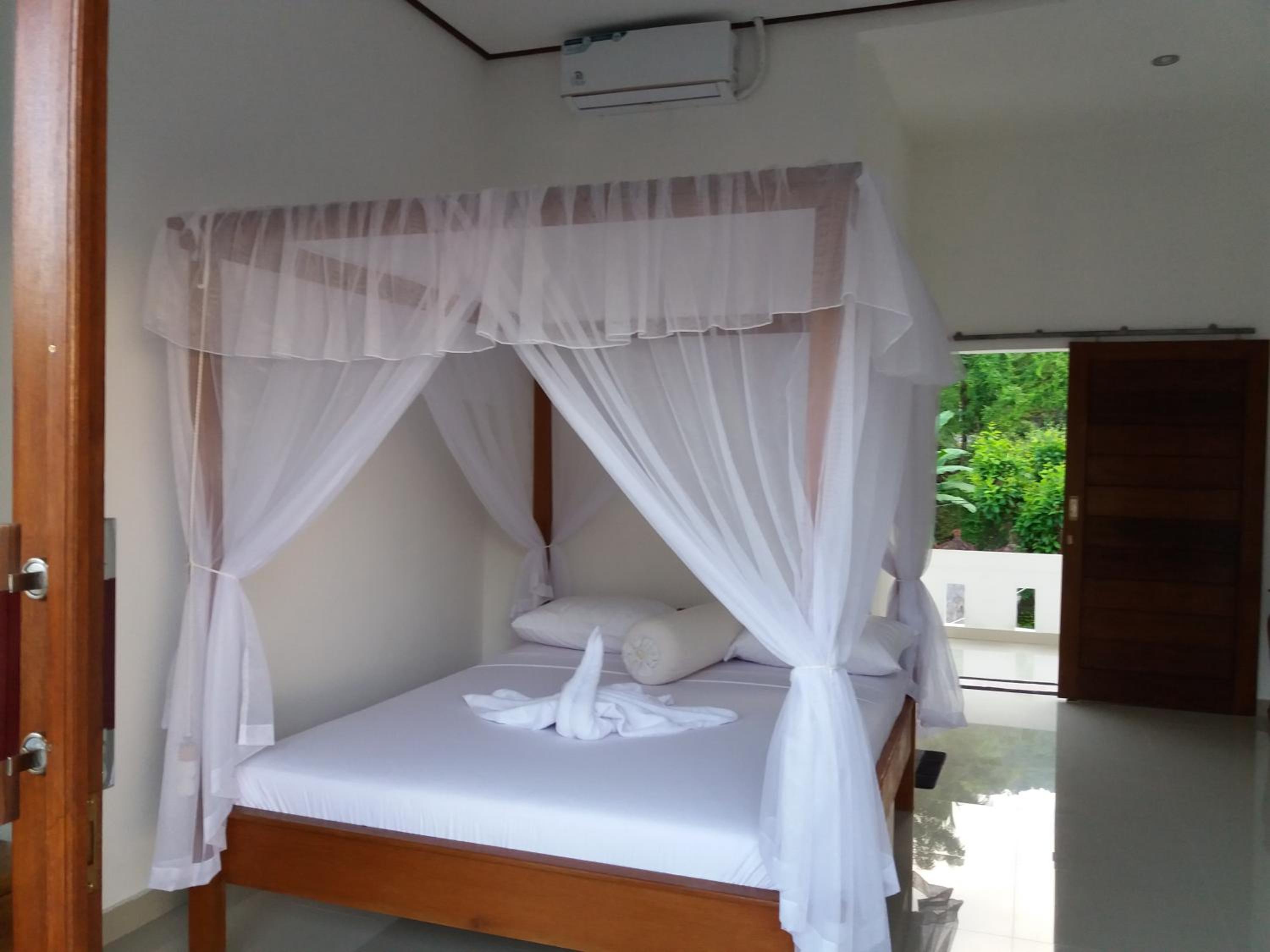 Warung Jemeluk & Home Stay