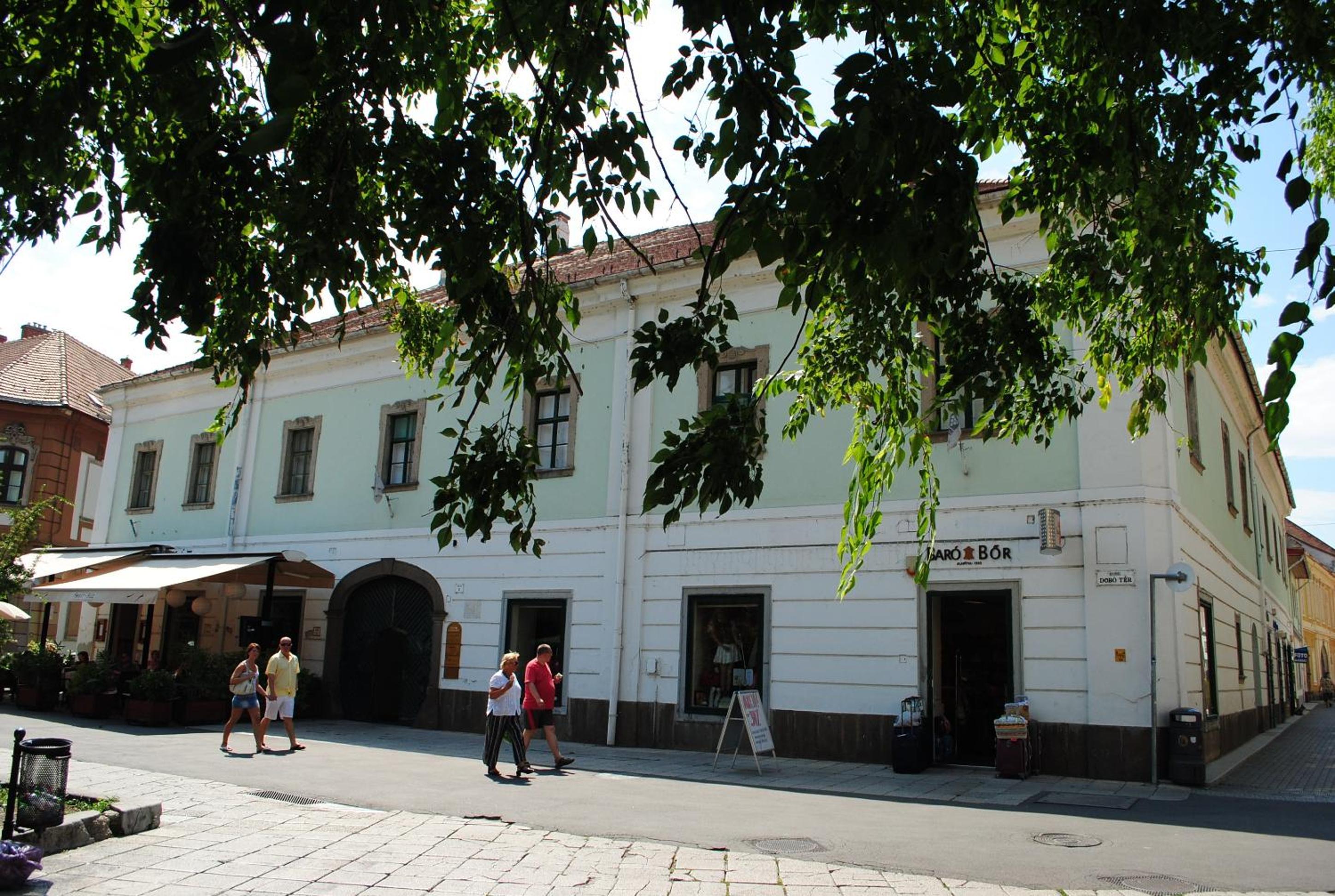 Dobó Téri Apartman view 3