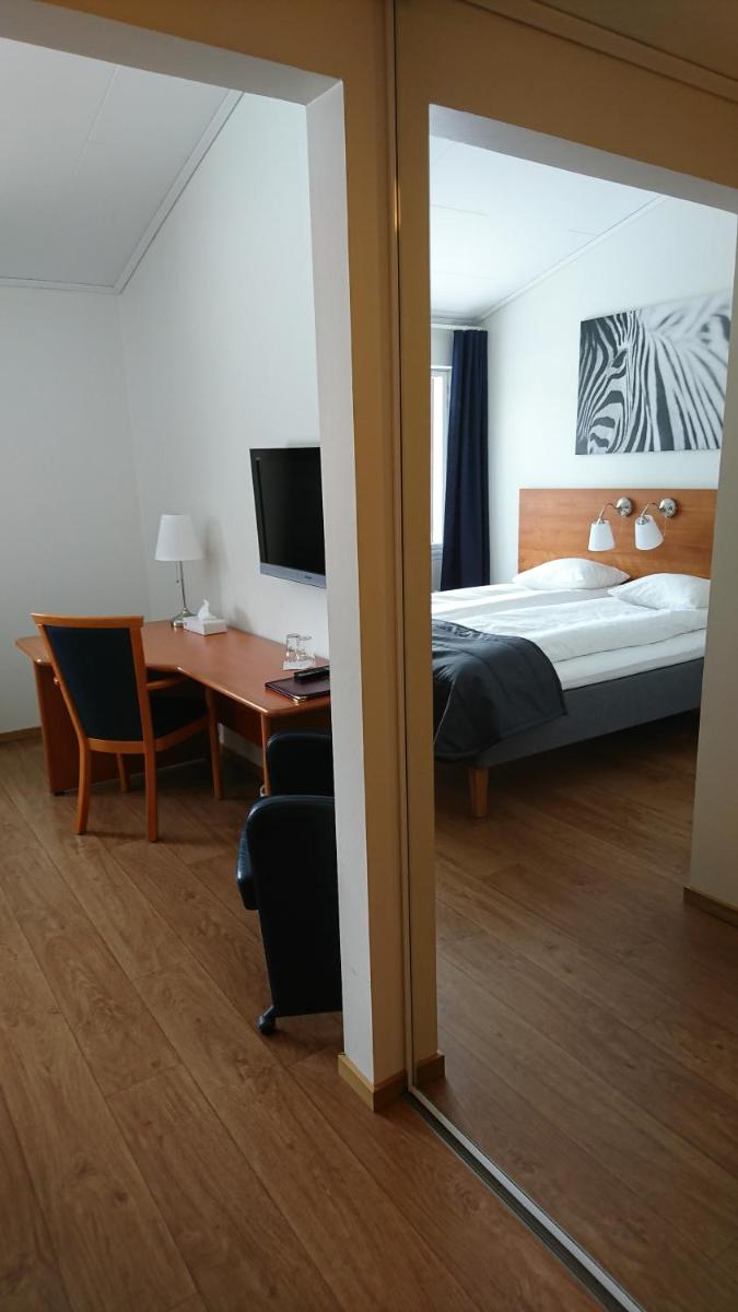 Photo 10