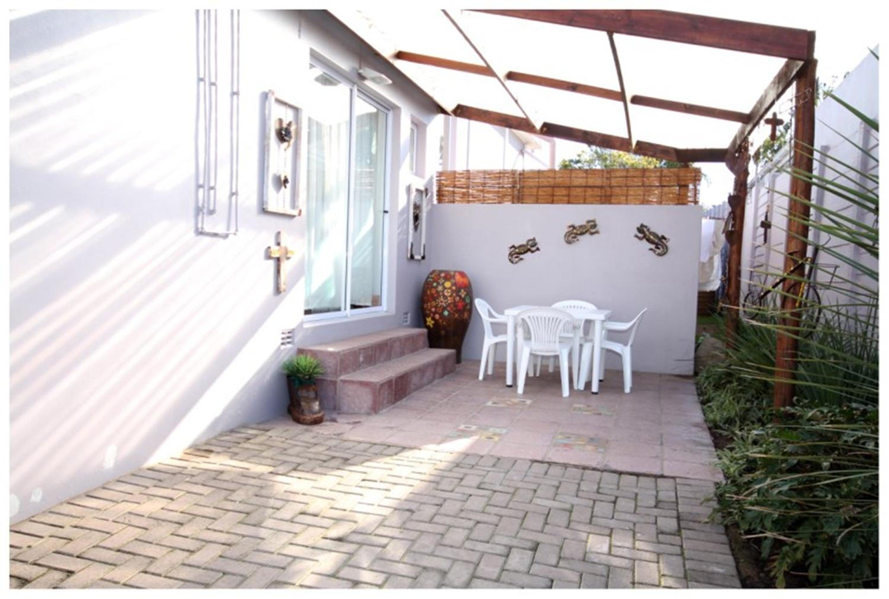 Hotel Nahoon Bed & Breakfast - Image 1