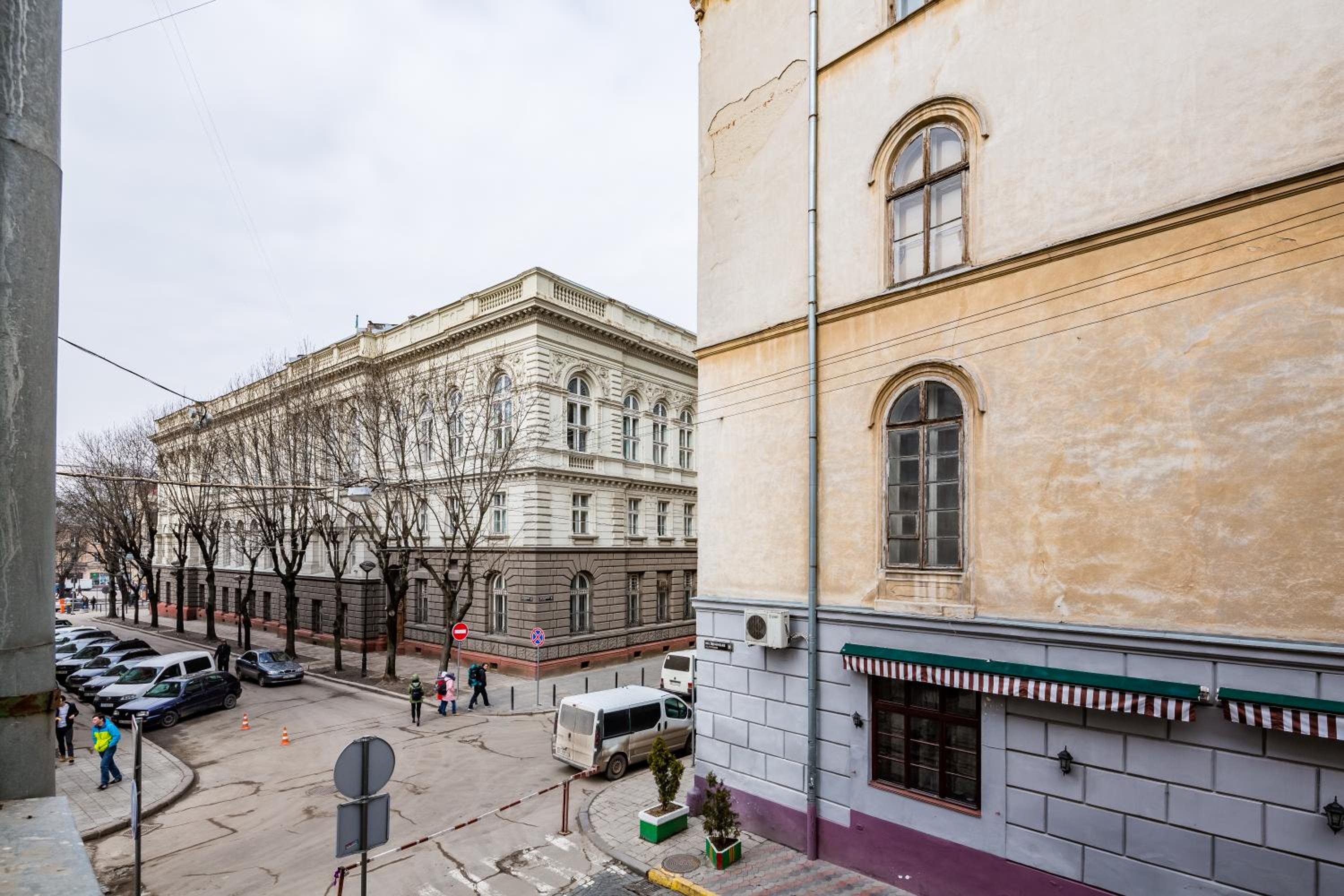 2 Virmens'ka Apartment view 5