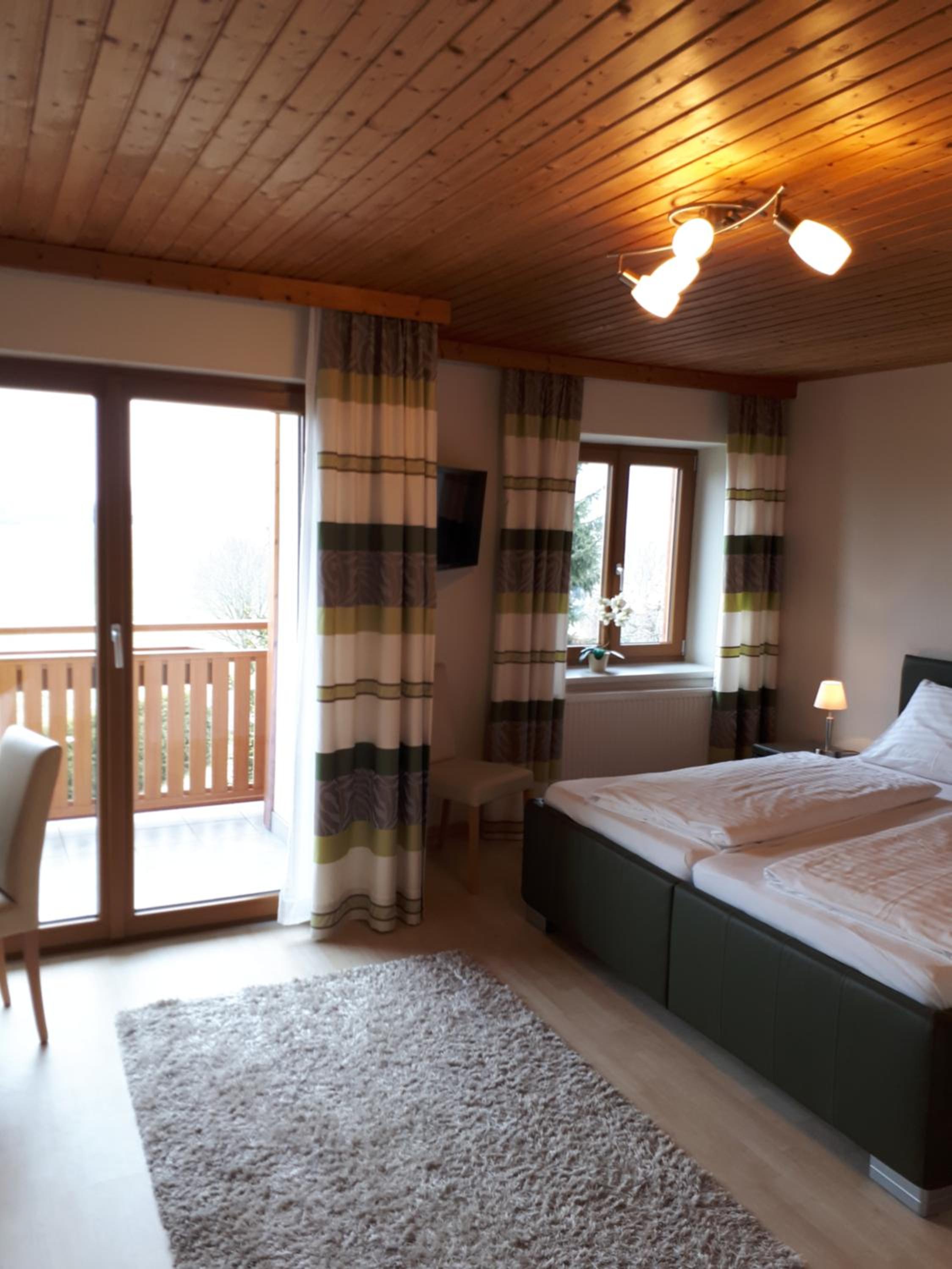 Pension Kreuzinger, 5310 Tiefgraben