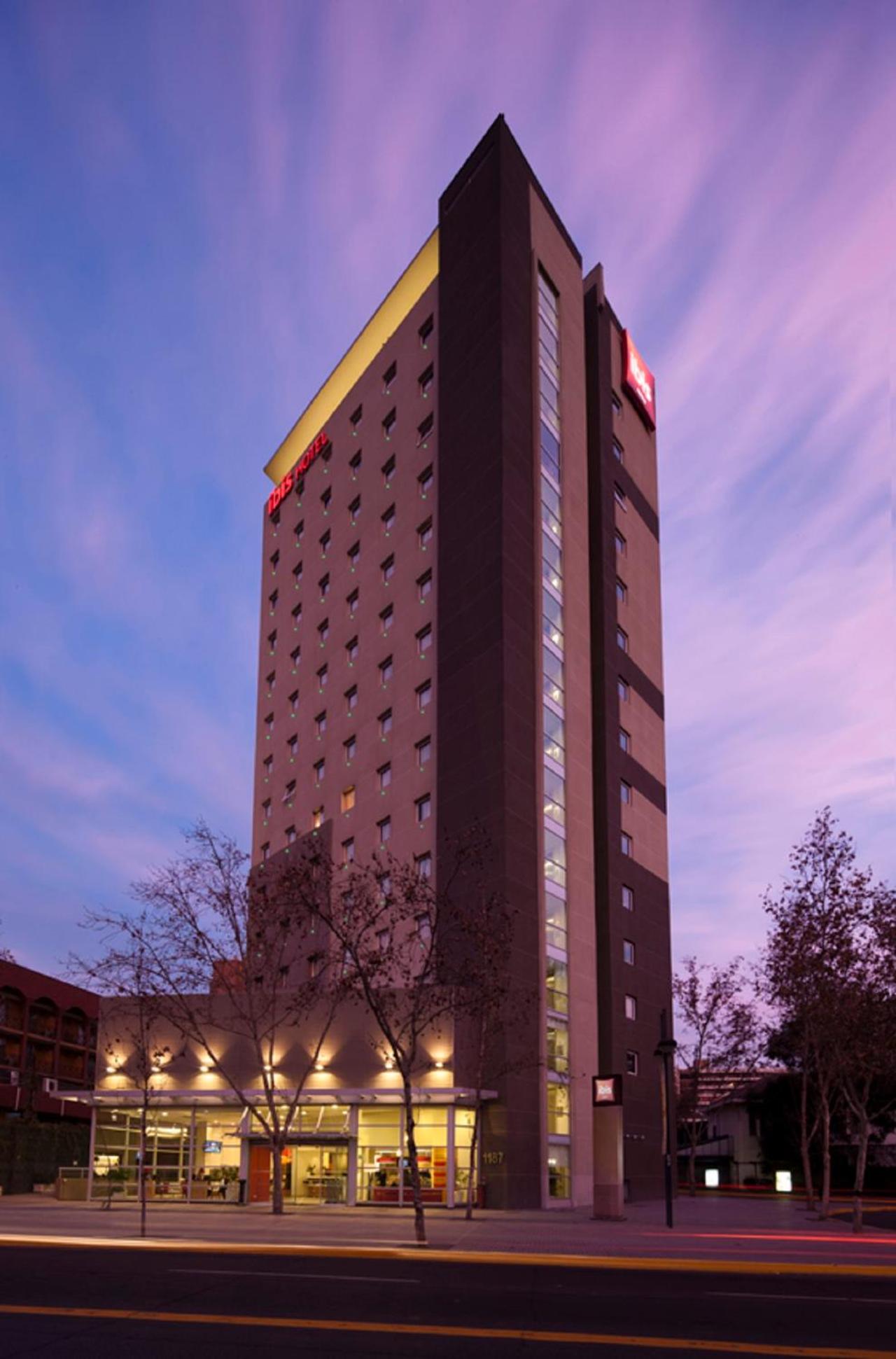 Hotel ibis Santiago Providencia - Image 1